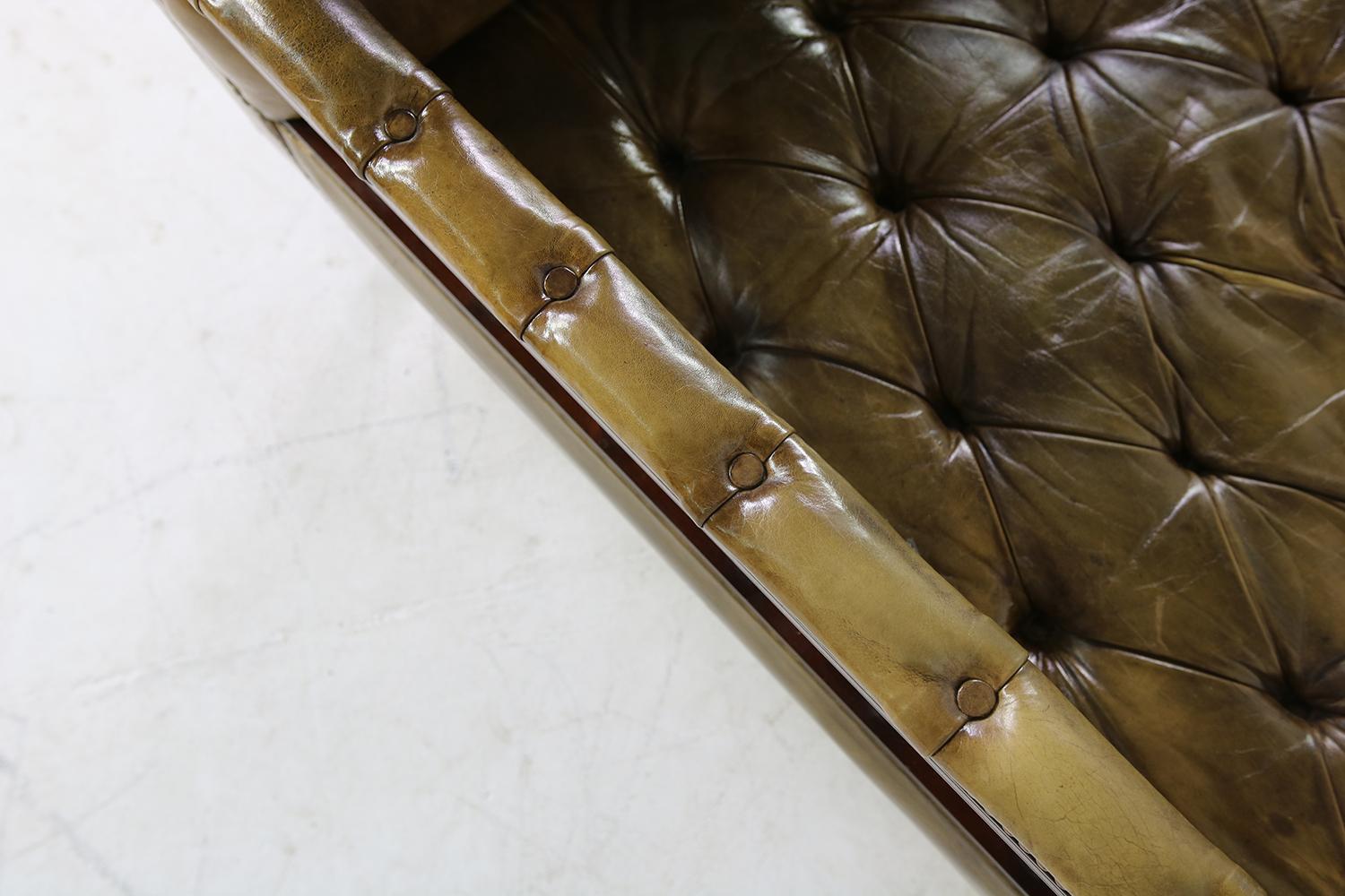 Unique Large Midcentury Daybed, Chesterfield Bed, Midcentury, Recamier, Sofa For Sale 4