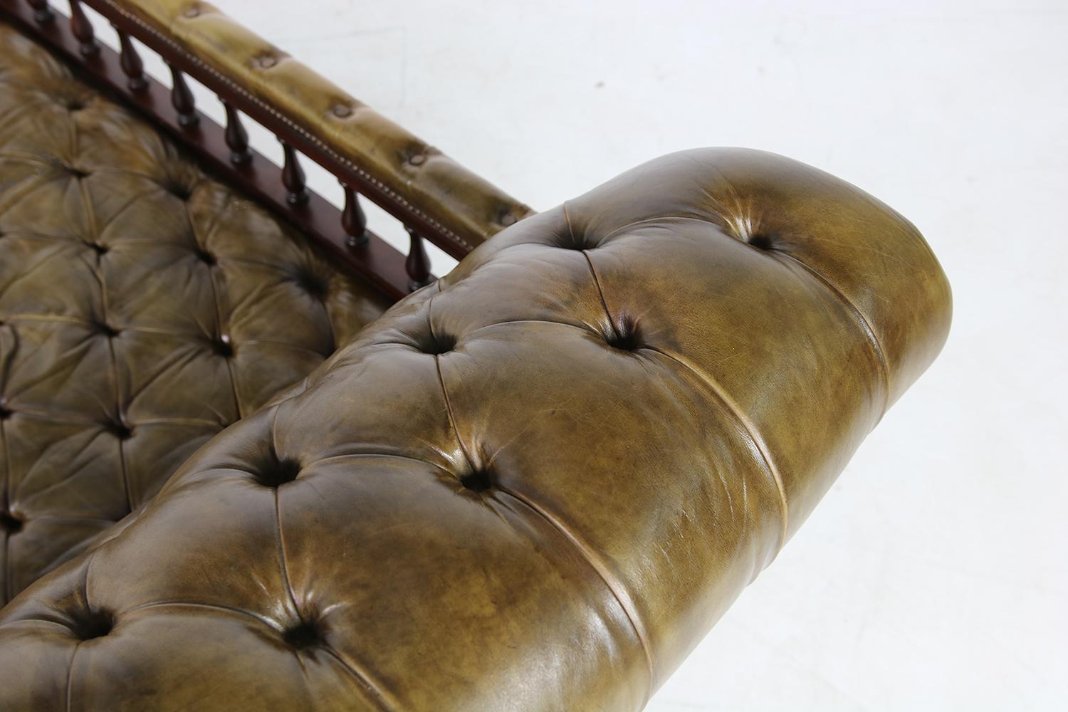 British Unique Large Midcentury Daybed, Chesterfield Bed, Midcentury, Recamier, Sofa For Sale