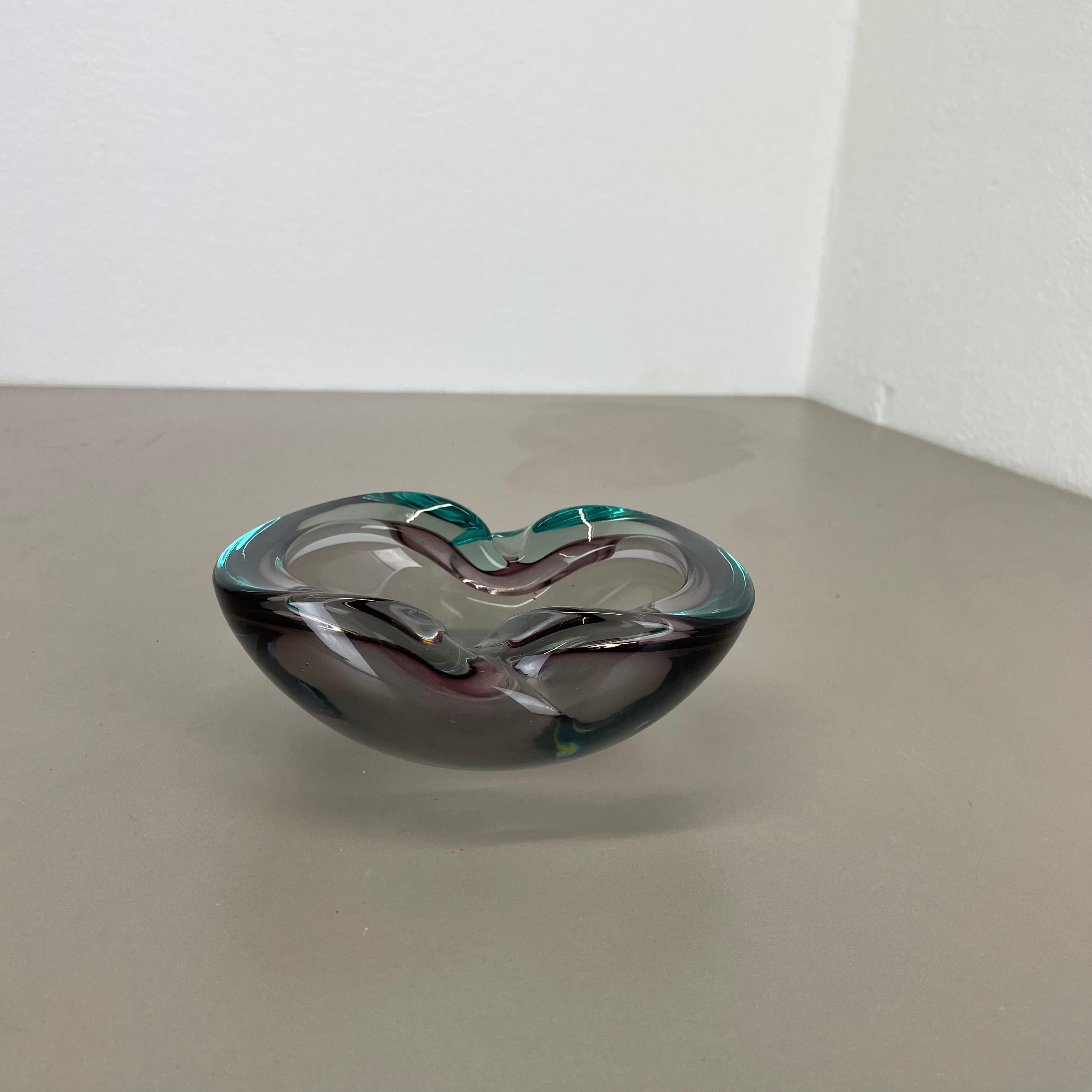 Italian unique Large Murano Glass multicolor Bowl Element Shell Italy, 1970 For Sale