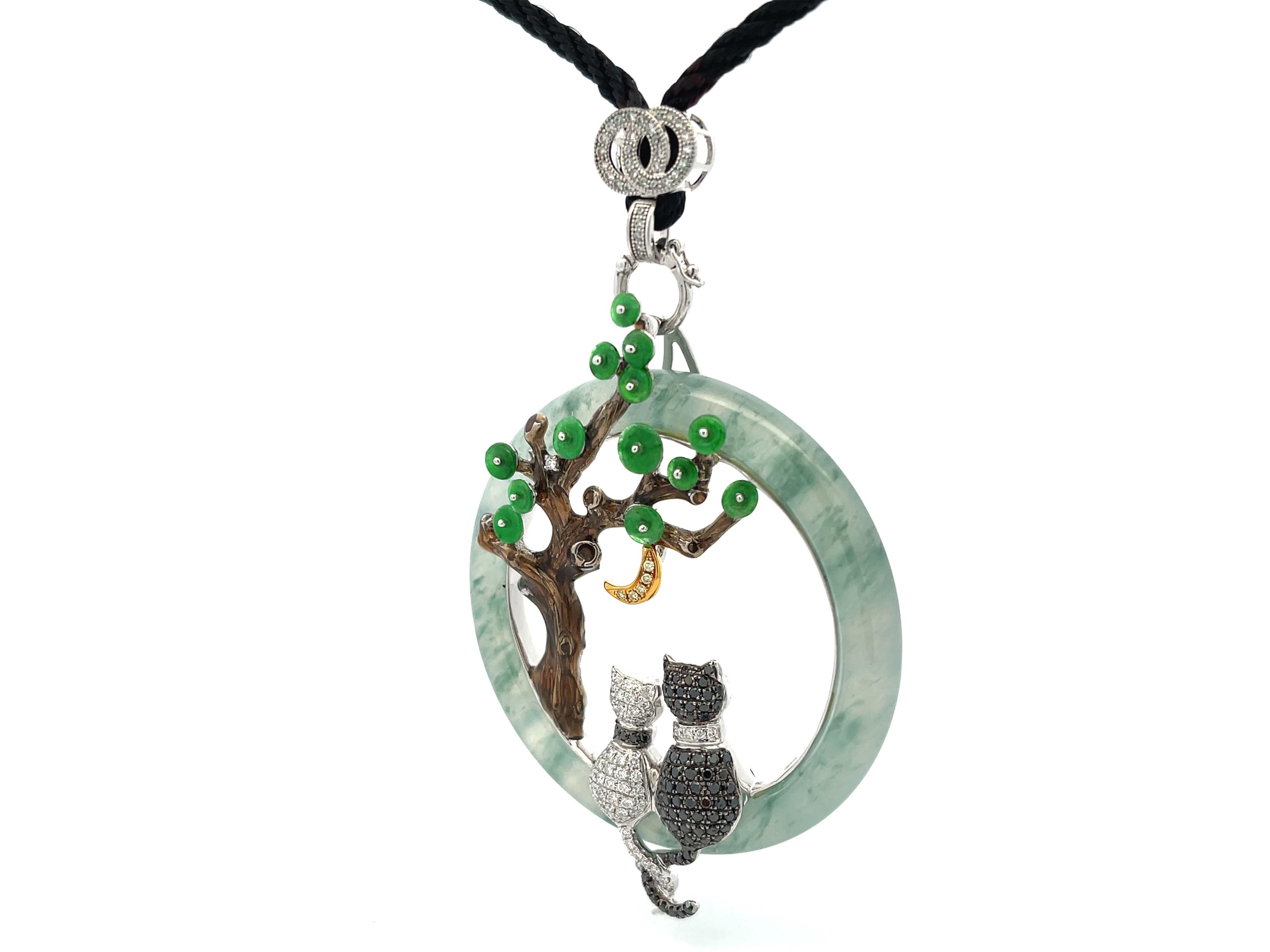 Unique Large Round Jade and Diamond Cat Lovers Pendant in 18k White Gold In Excellent Condition For Sale In Honolulu, HI