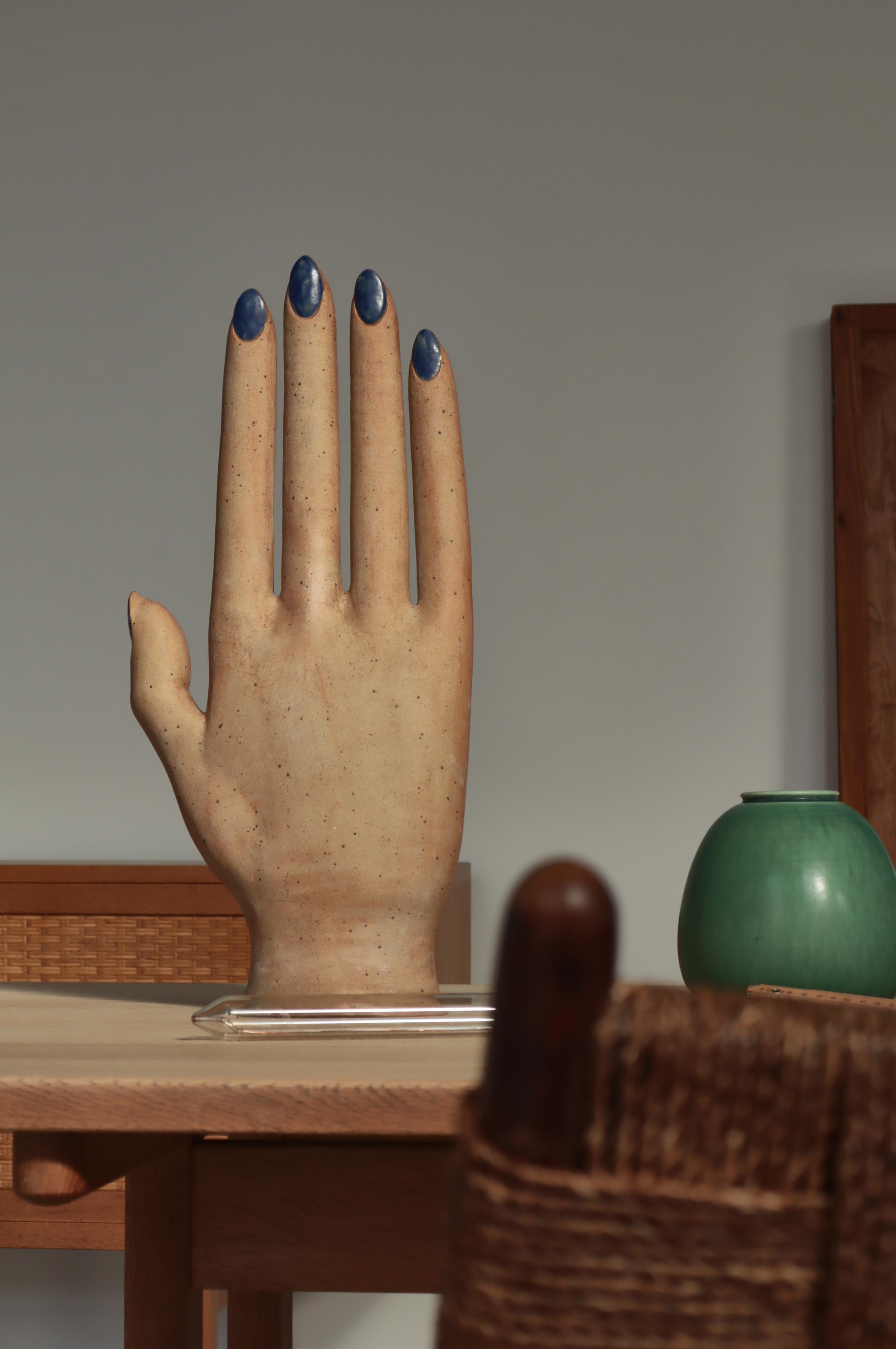 Grande sculpture unique en grès Main de femme par Finn Lynggaard, Danemark, années 1970 en vente 7