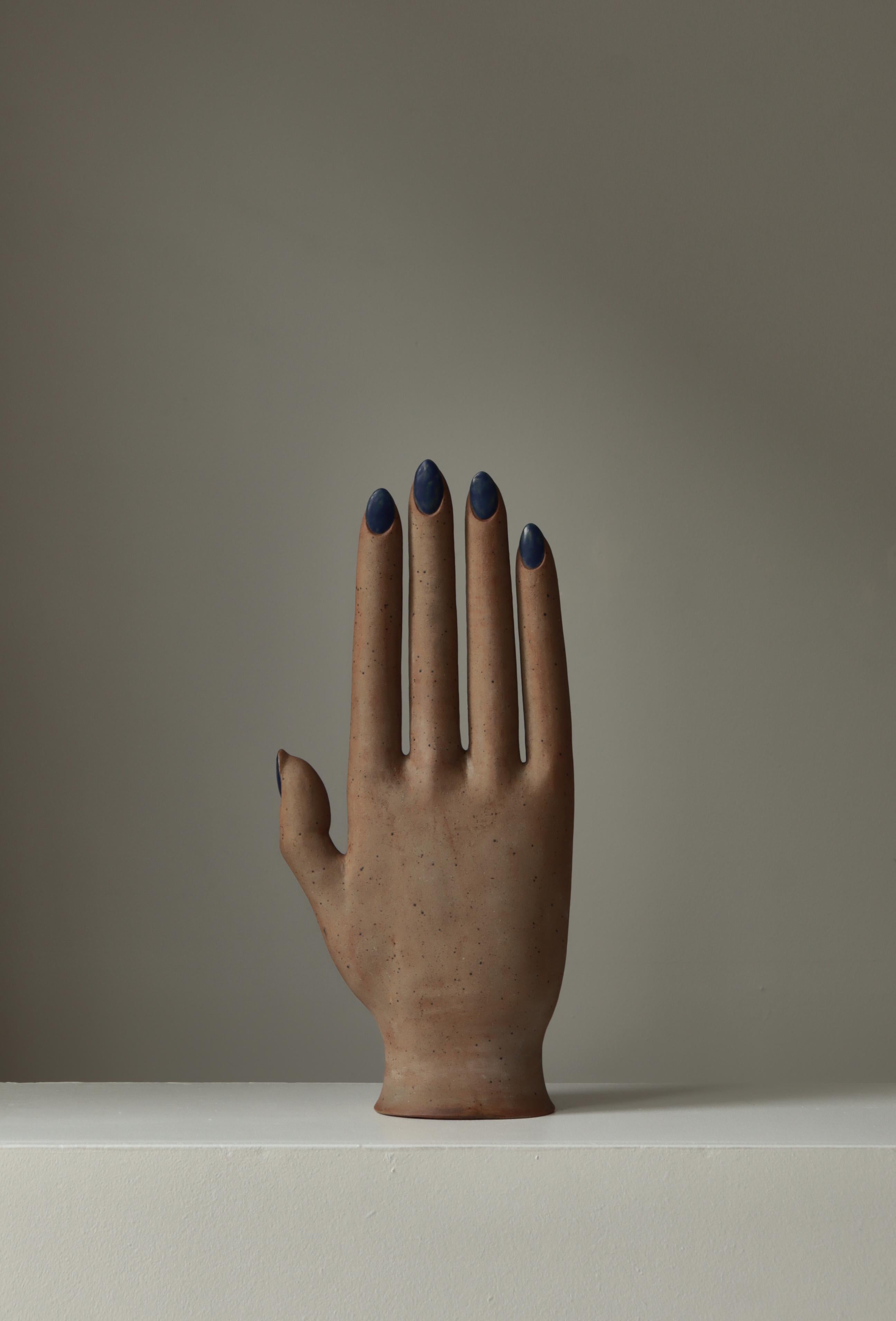 Danois Grande sculpture unique en gr�ès Main de femme par Finn Lynggaard, Danemark, années 1970 en vente