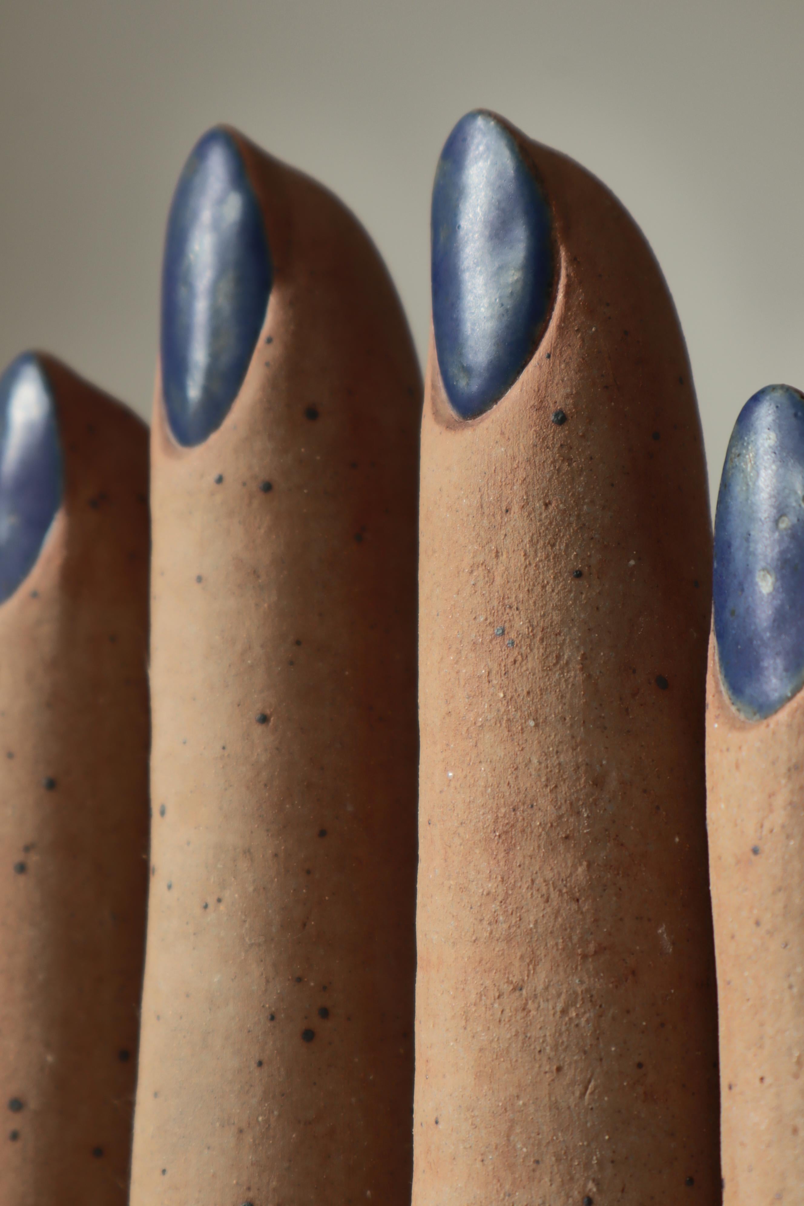 Grande sculpture unique en grès Main de femme par Finn Lynggaard, Danemark, années 1970 en vente 1