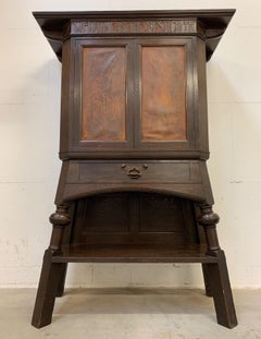 Armario de artes y oficios único de Liberty & Co. Attr. a Leonard Wyburd