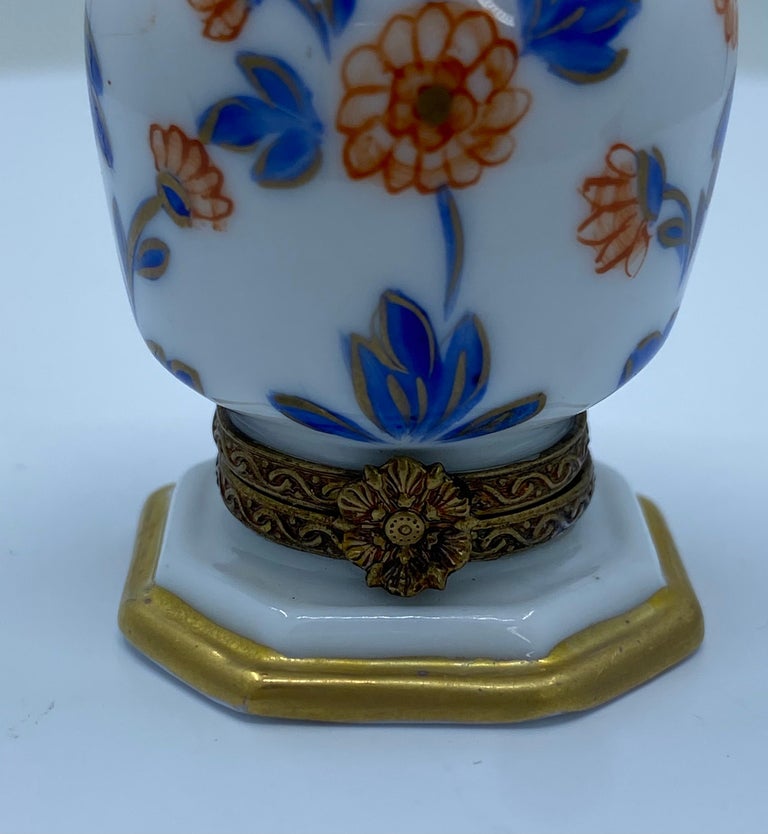 Vintage Limoges Raynaud Porcelain Trinket Box. Beautiful Floral Pattern. France
