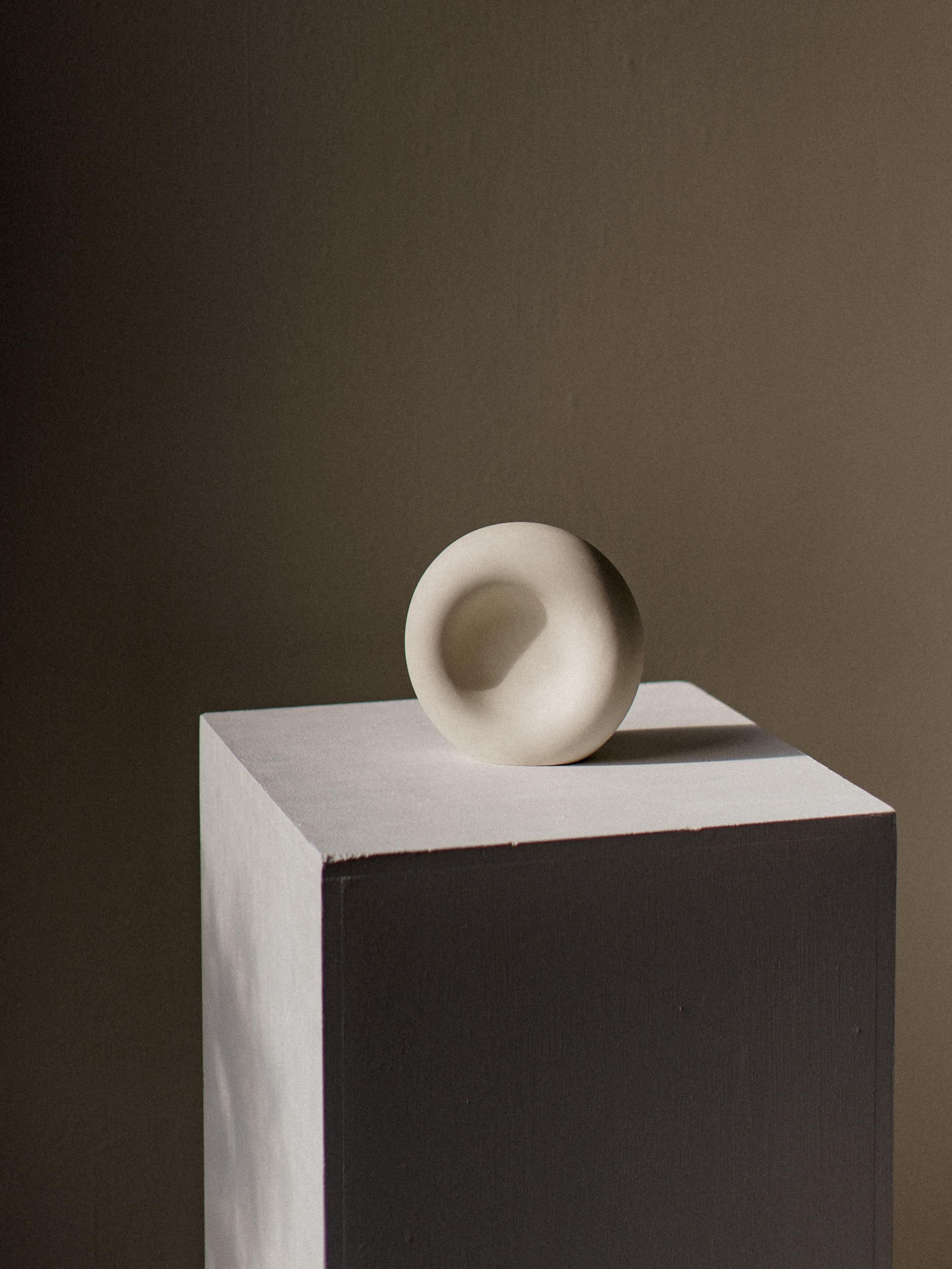 Américain Forme d'inscription unique par Dust and Form en vente