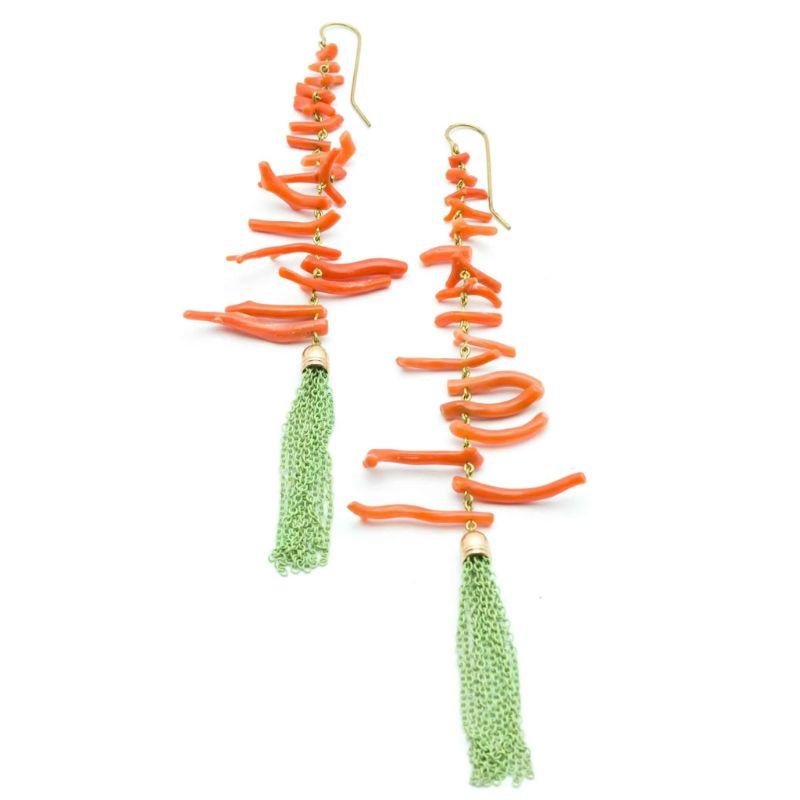 Delicate, long and semi-precious, these earrings are a unique piece made by a Belgian Mosaist artist. Made of coral branches and metal. Unsigned.

Dimensions: 15 L cm,  2 W cm
Excellent condition, never worn. 

