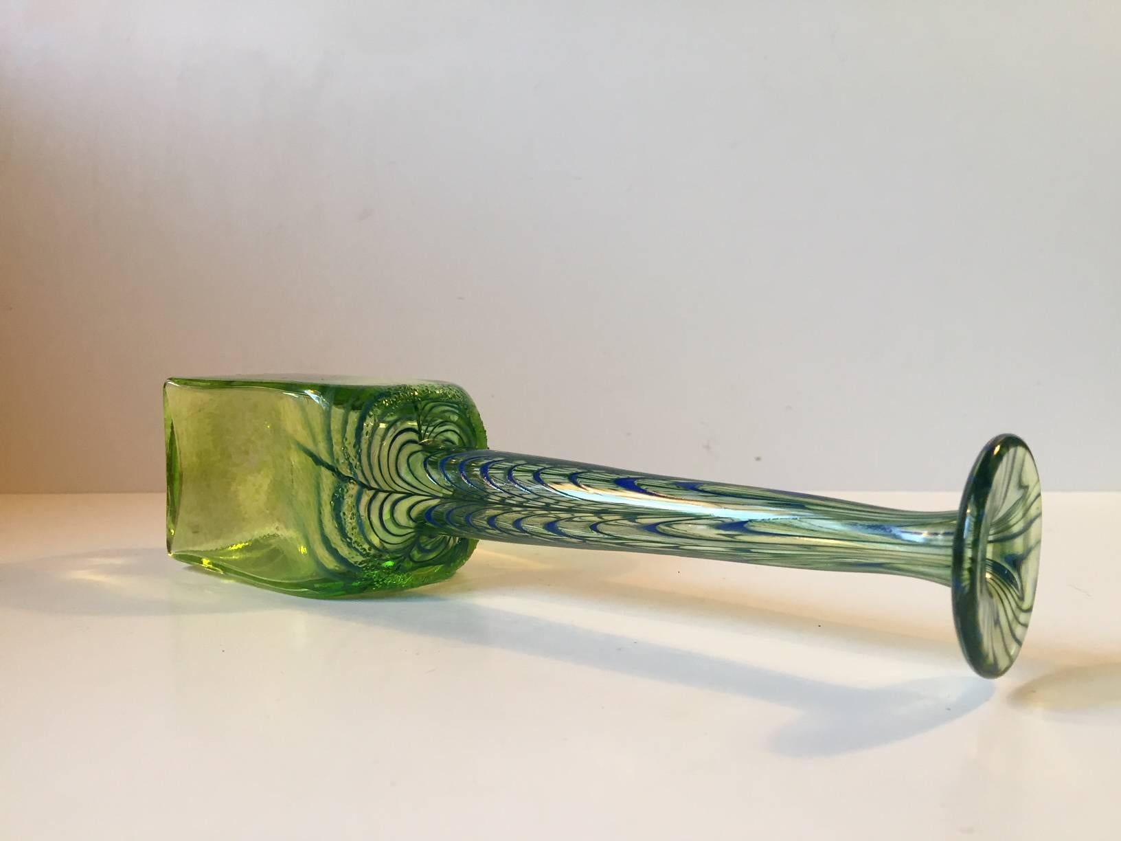 Unique Long Necked Green Art Glass Vase, Scandinavia, 1960s In Excellent Condition For Sale In Esbjerg, DK