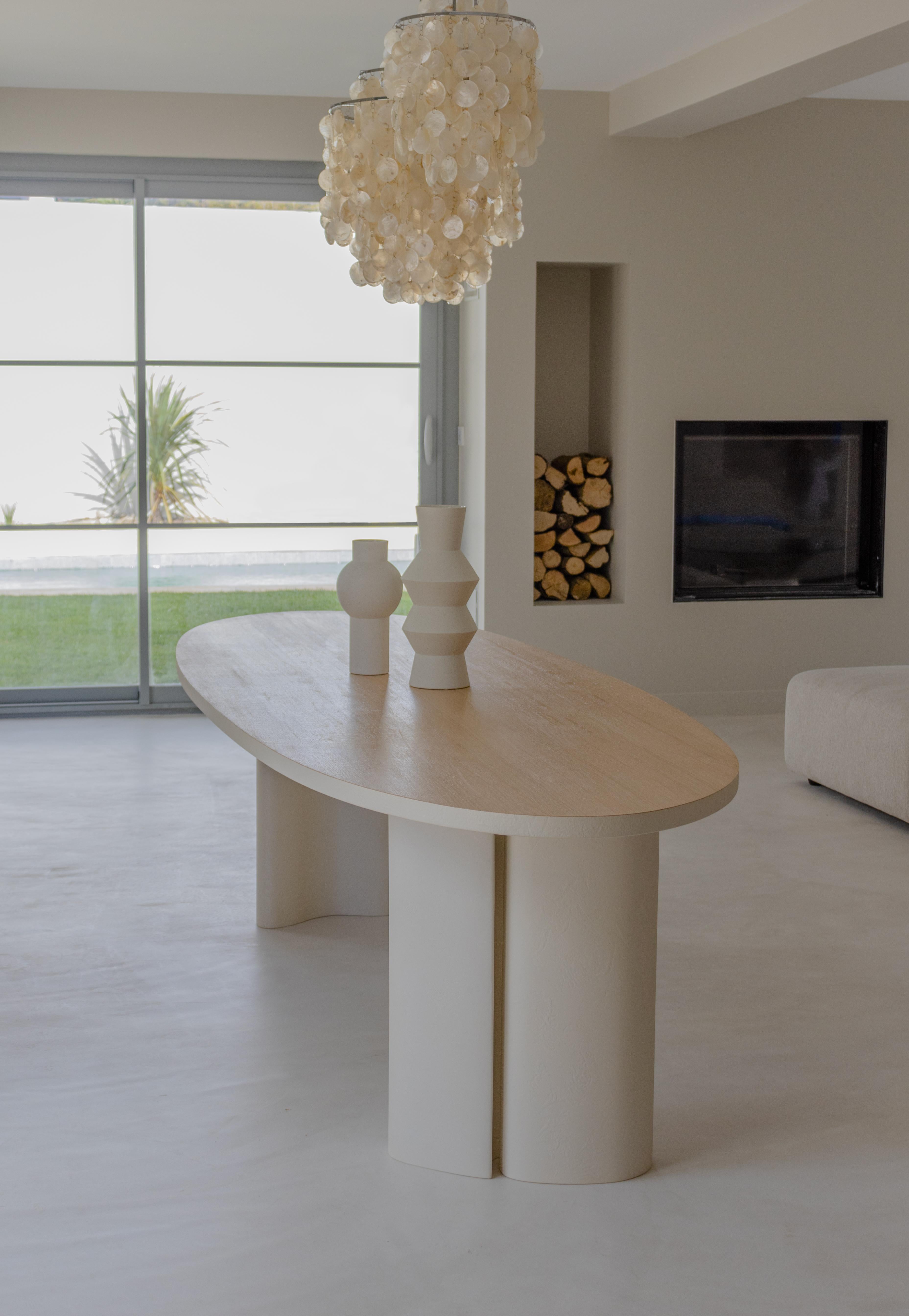 Moderne Table de salle à manger Louka unique signée par Gigi Design en vente