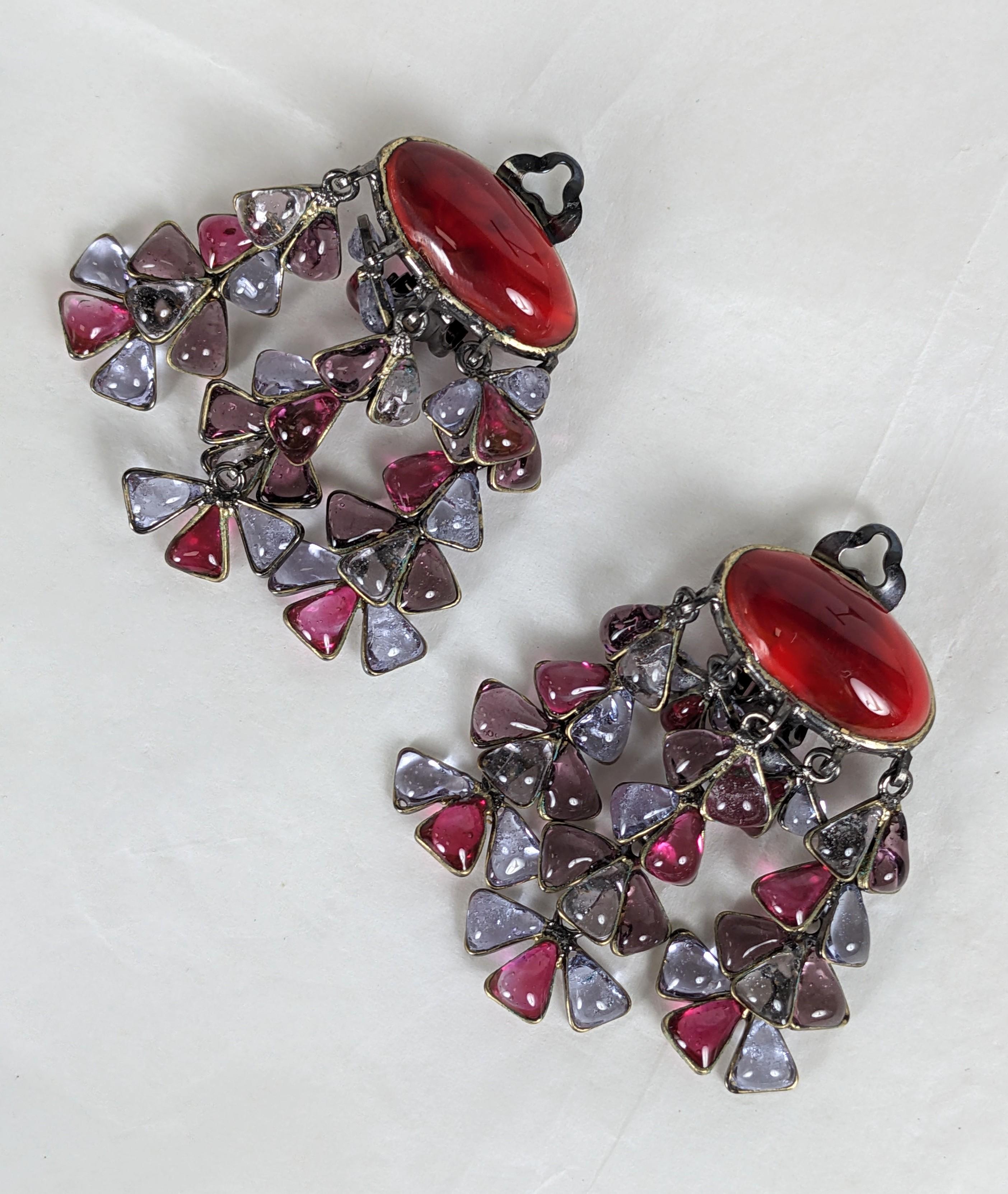 Orecchini a goccia in vetro colato unici della Maison Gripoix In condizioni ottime in vendita a New York, NY