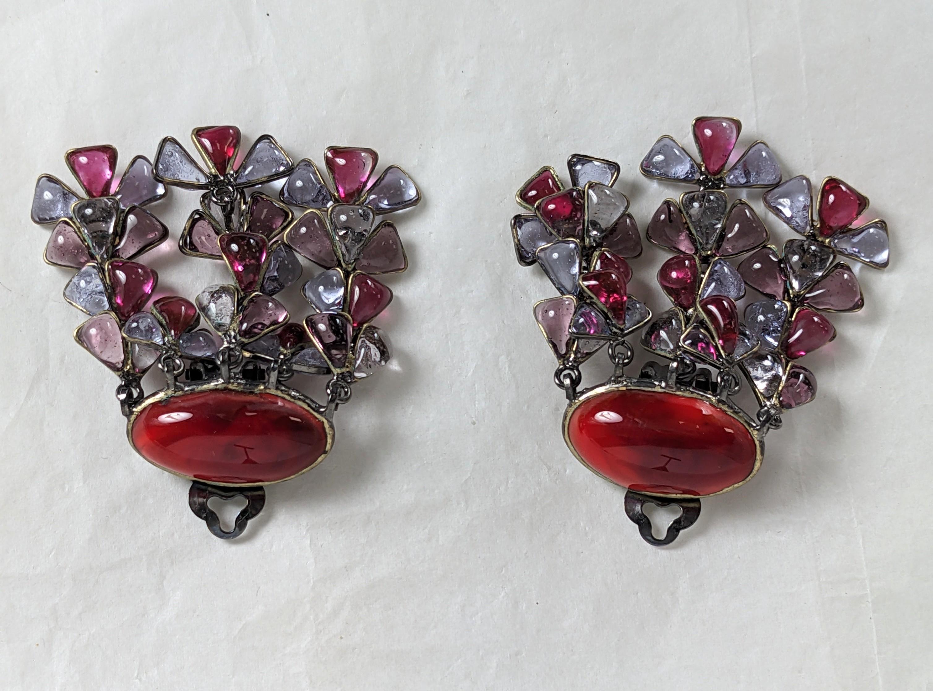 Orecchini a goccia in vetro colato unici della Maison Gripoix in vendita 1