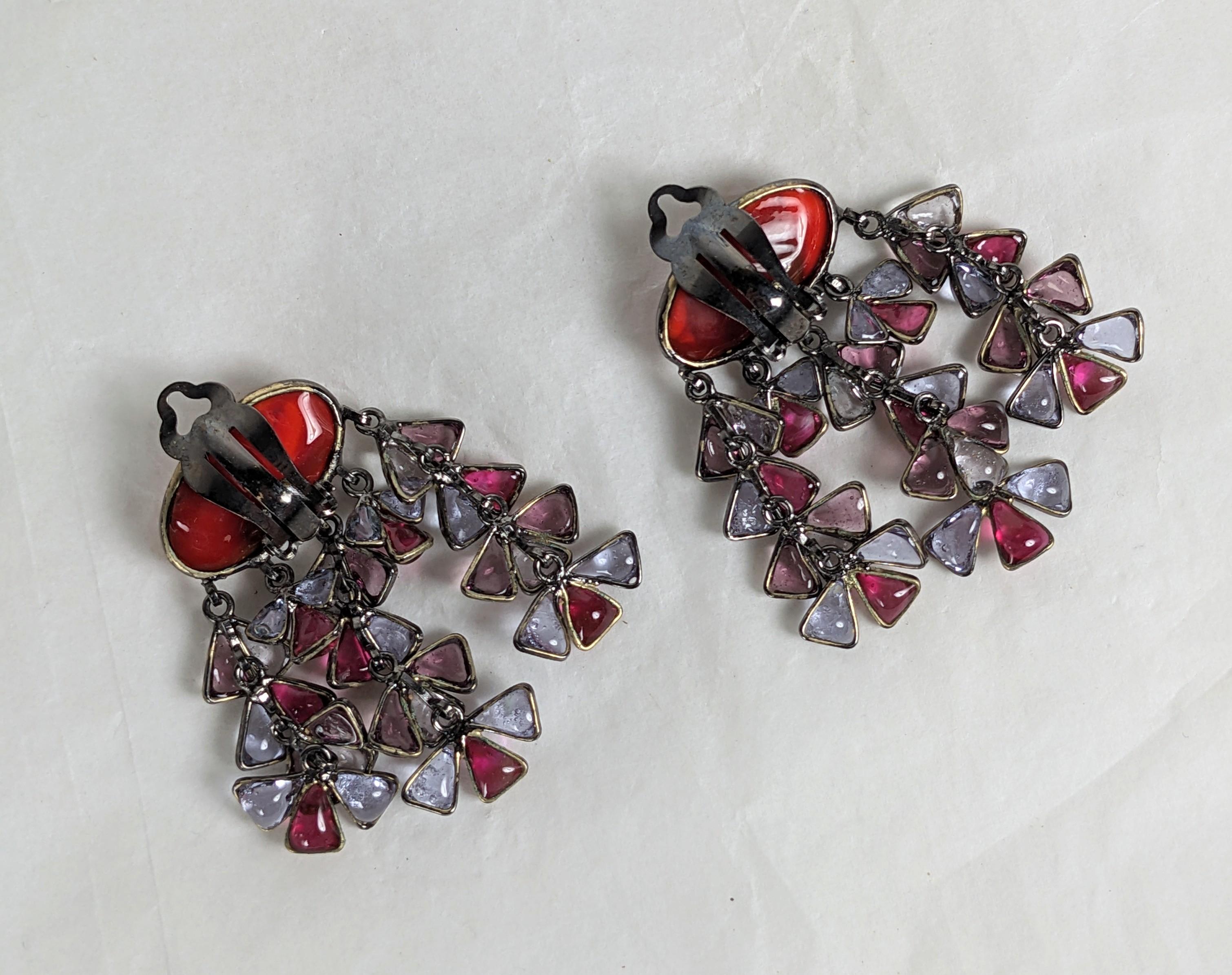 Orecchini a goccia in vetro colato unici della Maison Gripoix in vendita 2