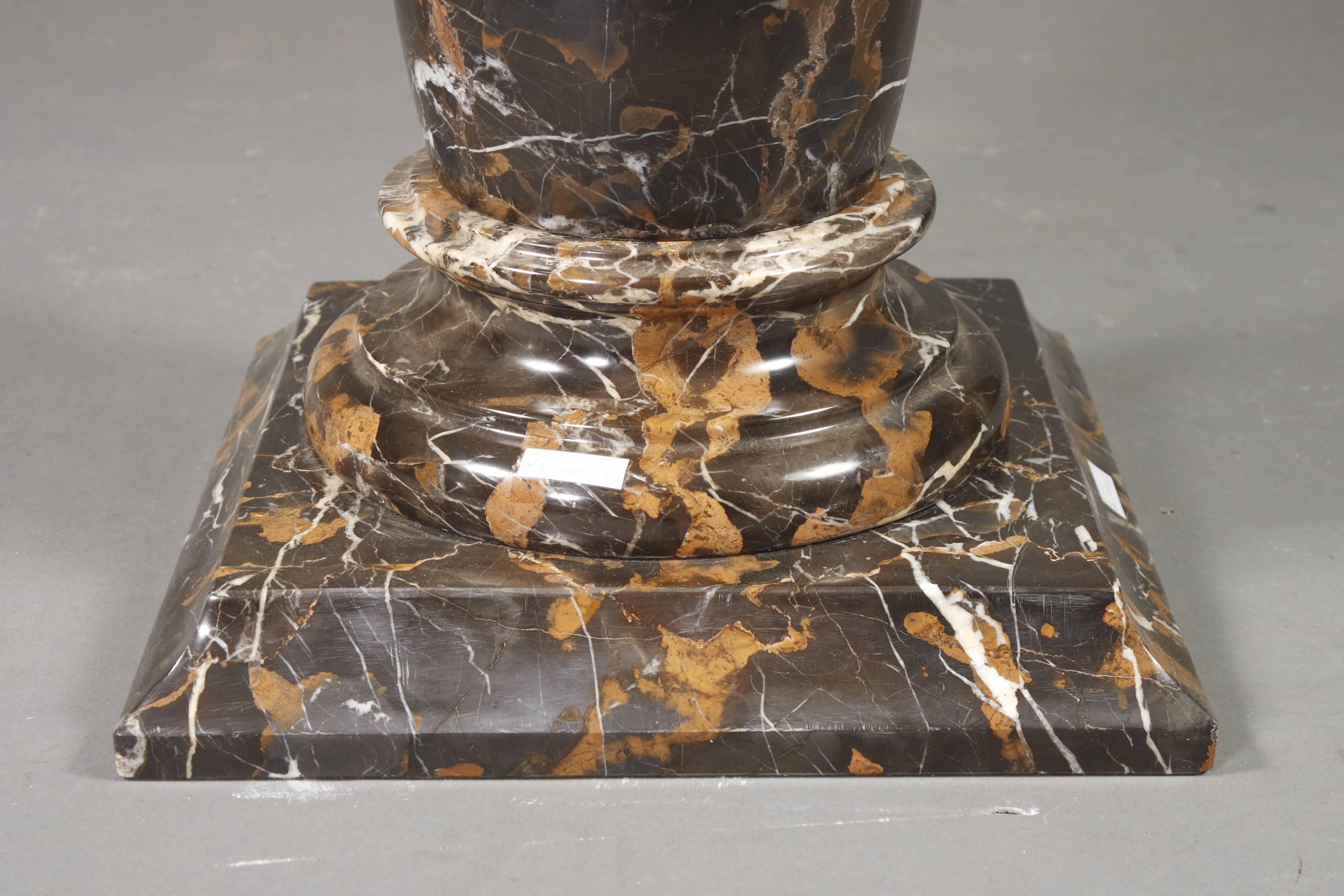 Polished Unique Marble Column with Natural Grain polished For Sale