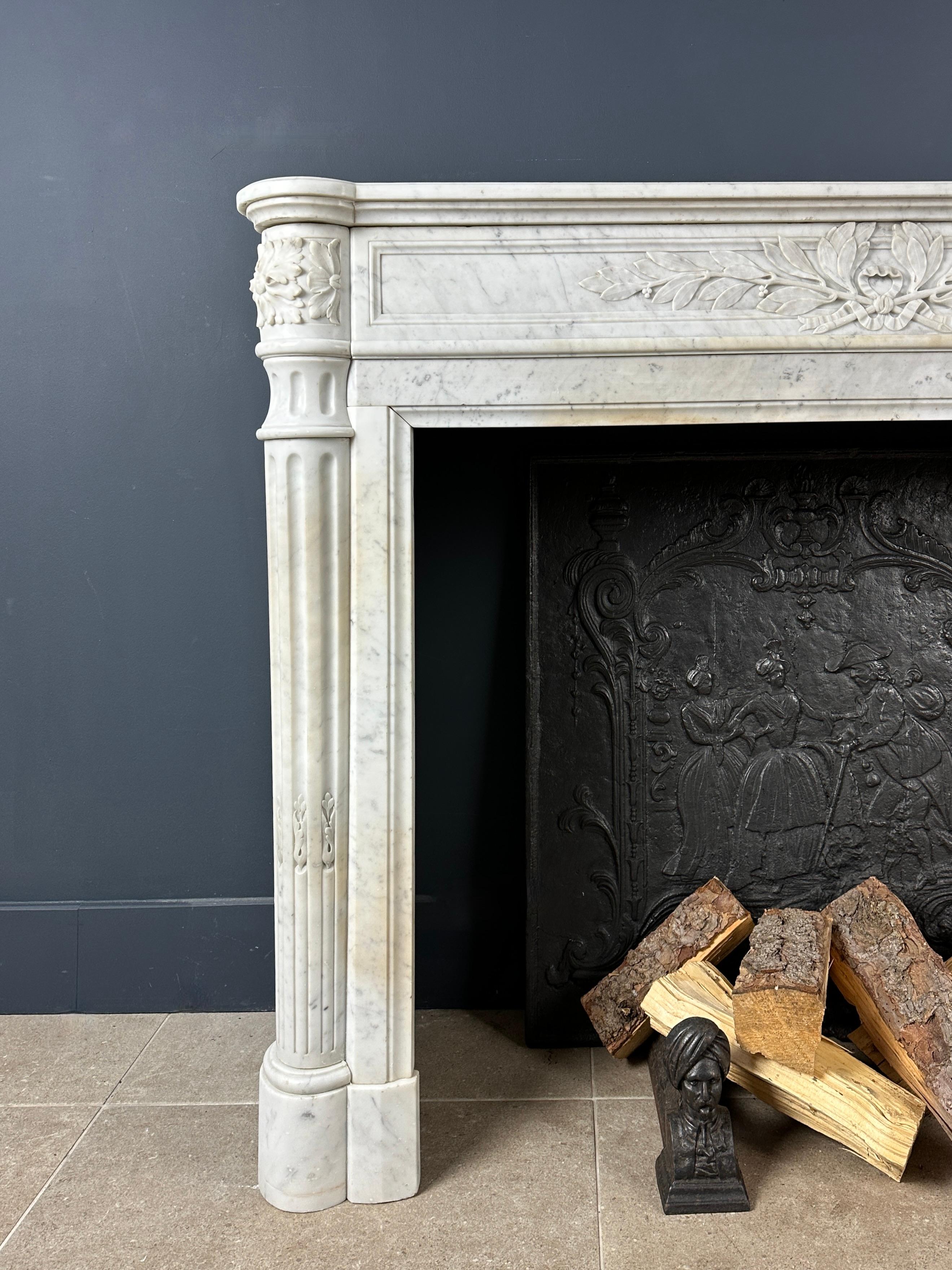 Unique Marble French Louis XVI Fireplace from the Opéra Garnier Paris In Good Condition For Sale In Oostvoorne, NL