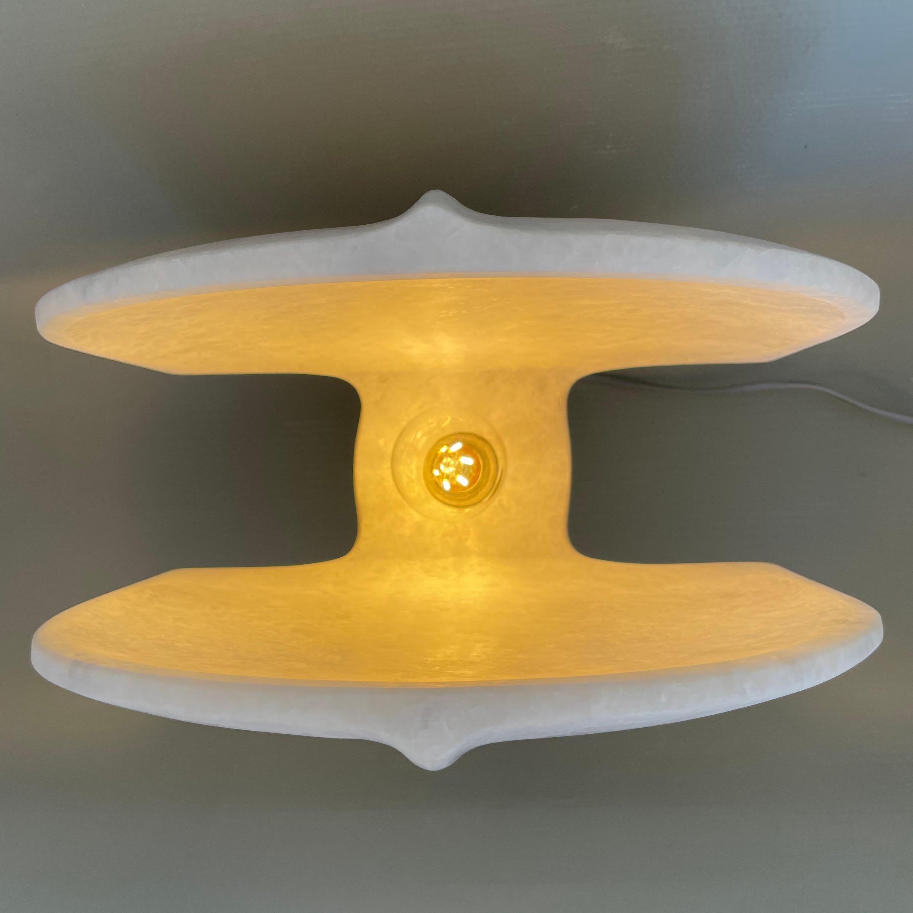 Lampe de table en marbre unique de Tom von Kaenel en vente 4