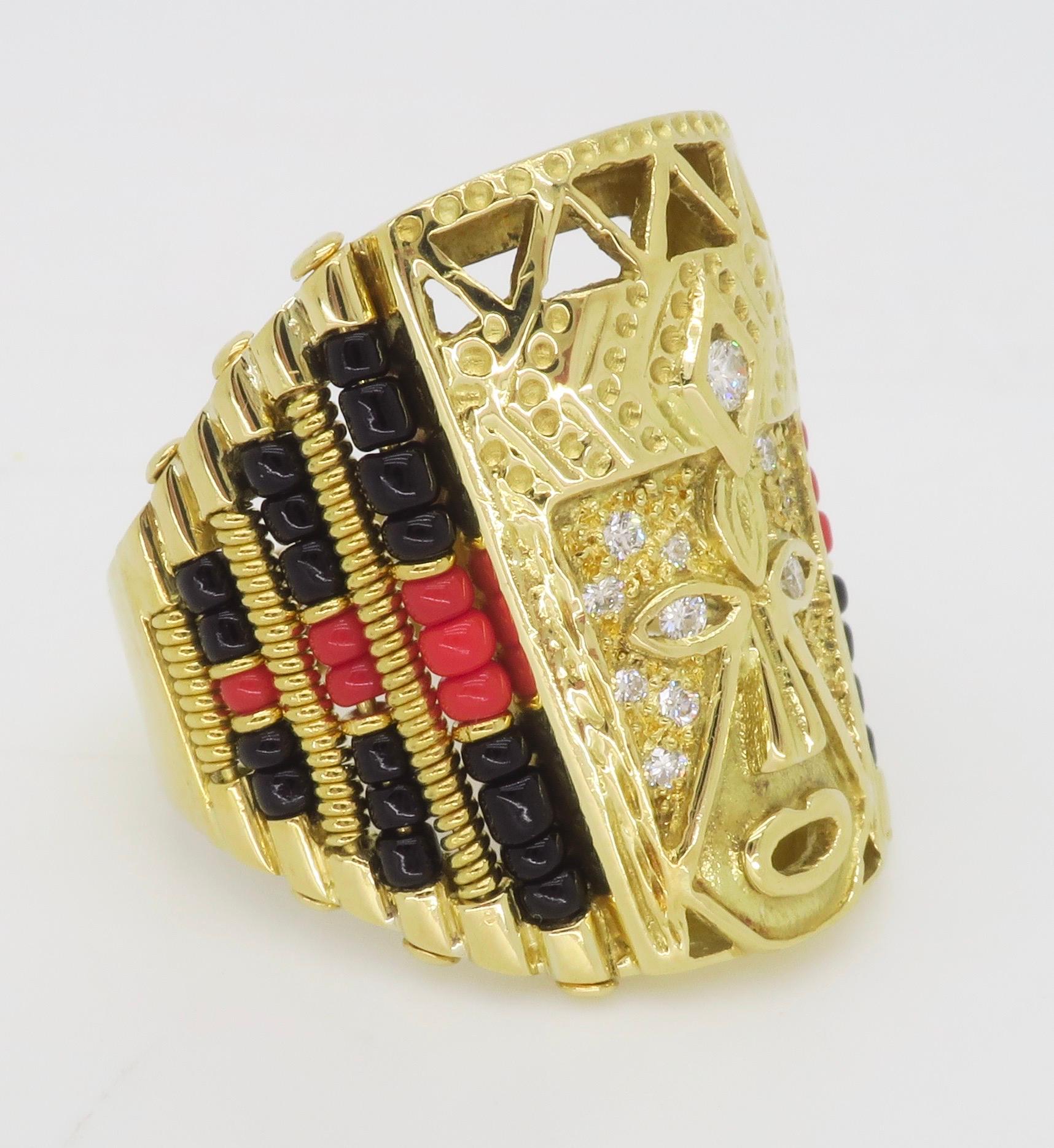 Unique Men's Diamond Cultural Ring in 18k Yellow Gold  For Sale 7