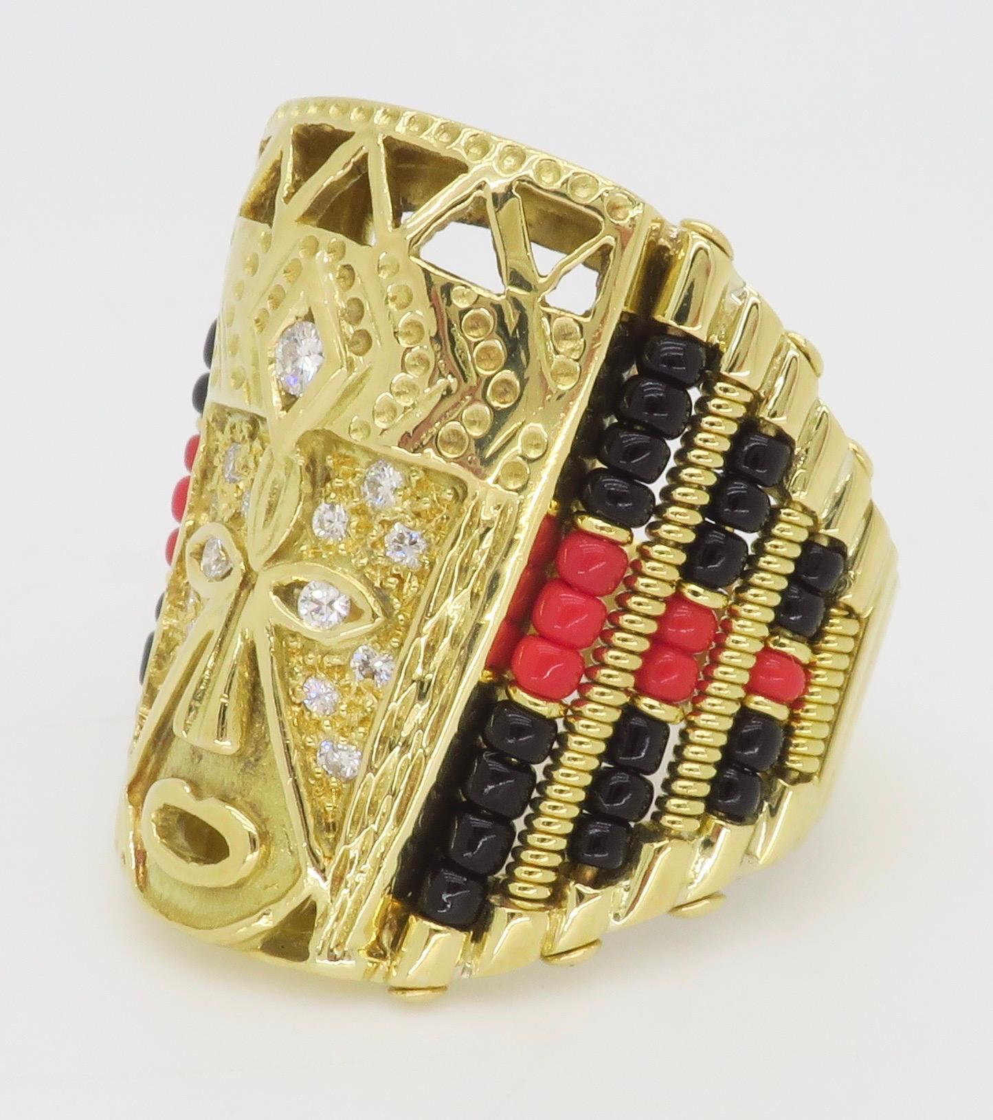 Unique Men's Diamond Cultural Ring in 18k Yellow Gold  For Sale 3