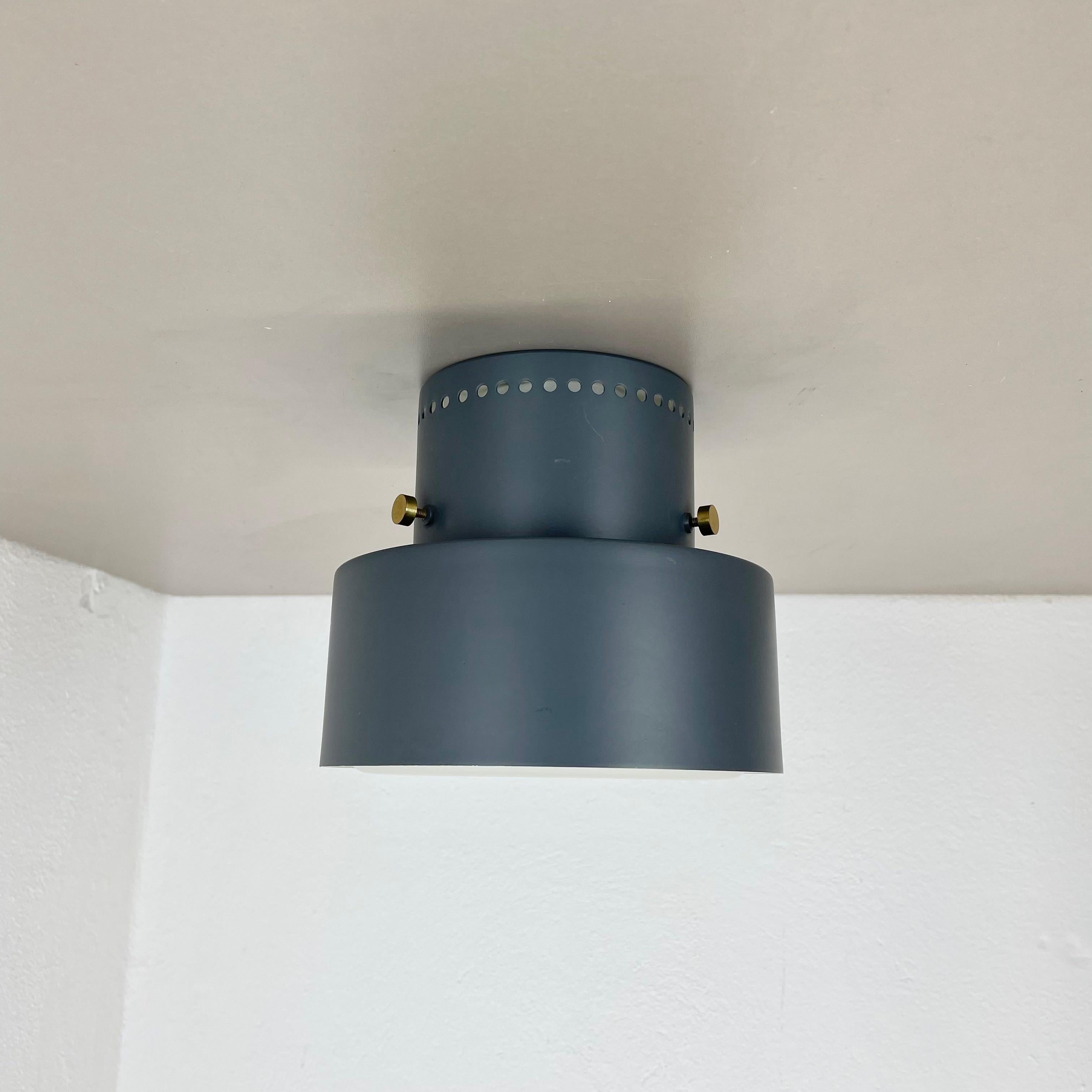 Mid-Century moderno unica plafoniera in metallo e vetro in stile Gino Sarfatti Italia anni '50 in vendita
