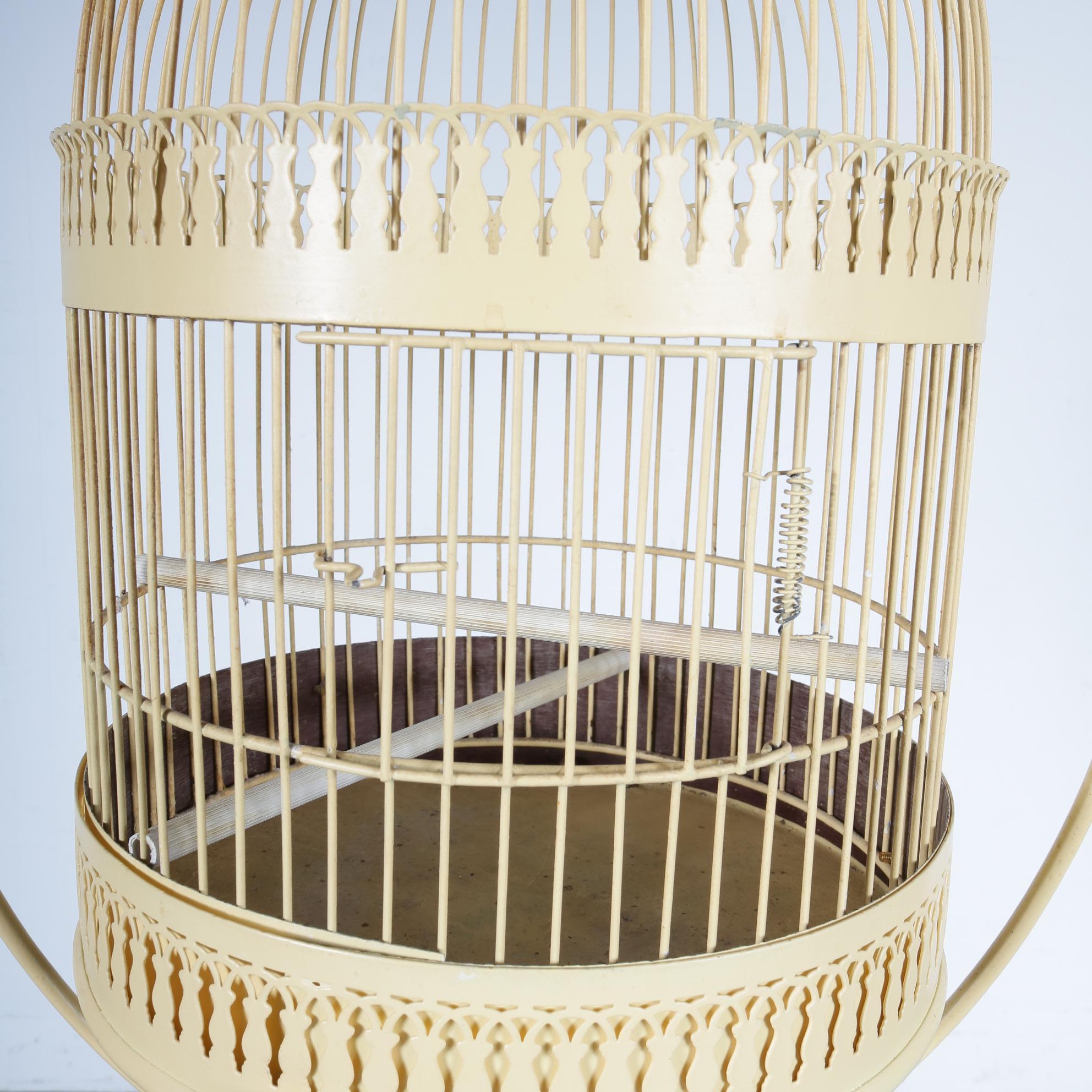 italien Cage à oiseaux en métal unique sur pied, Italie, 1950 en vente