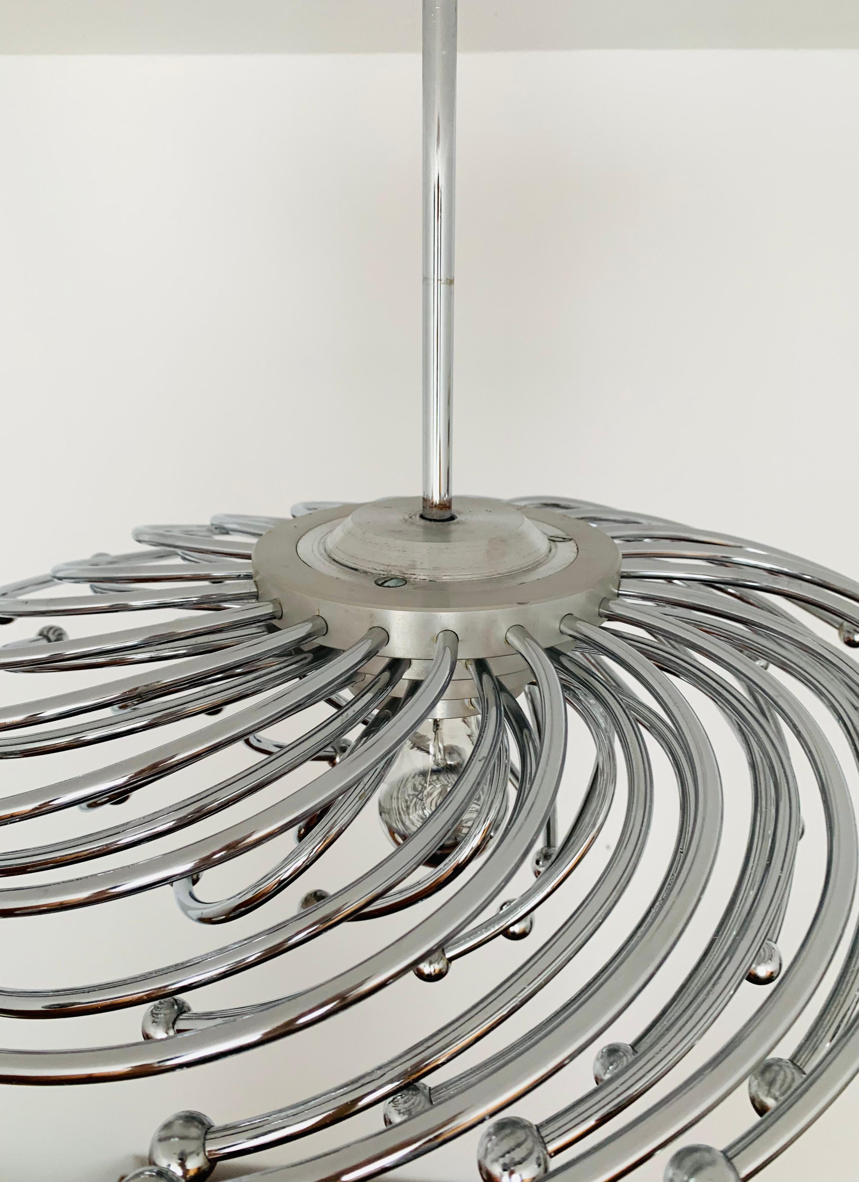 Lampadario unico in metallo in vendita 3