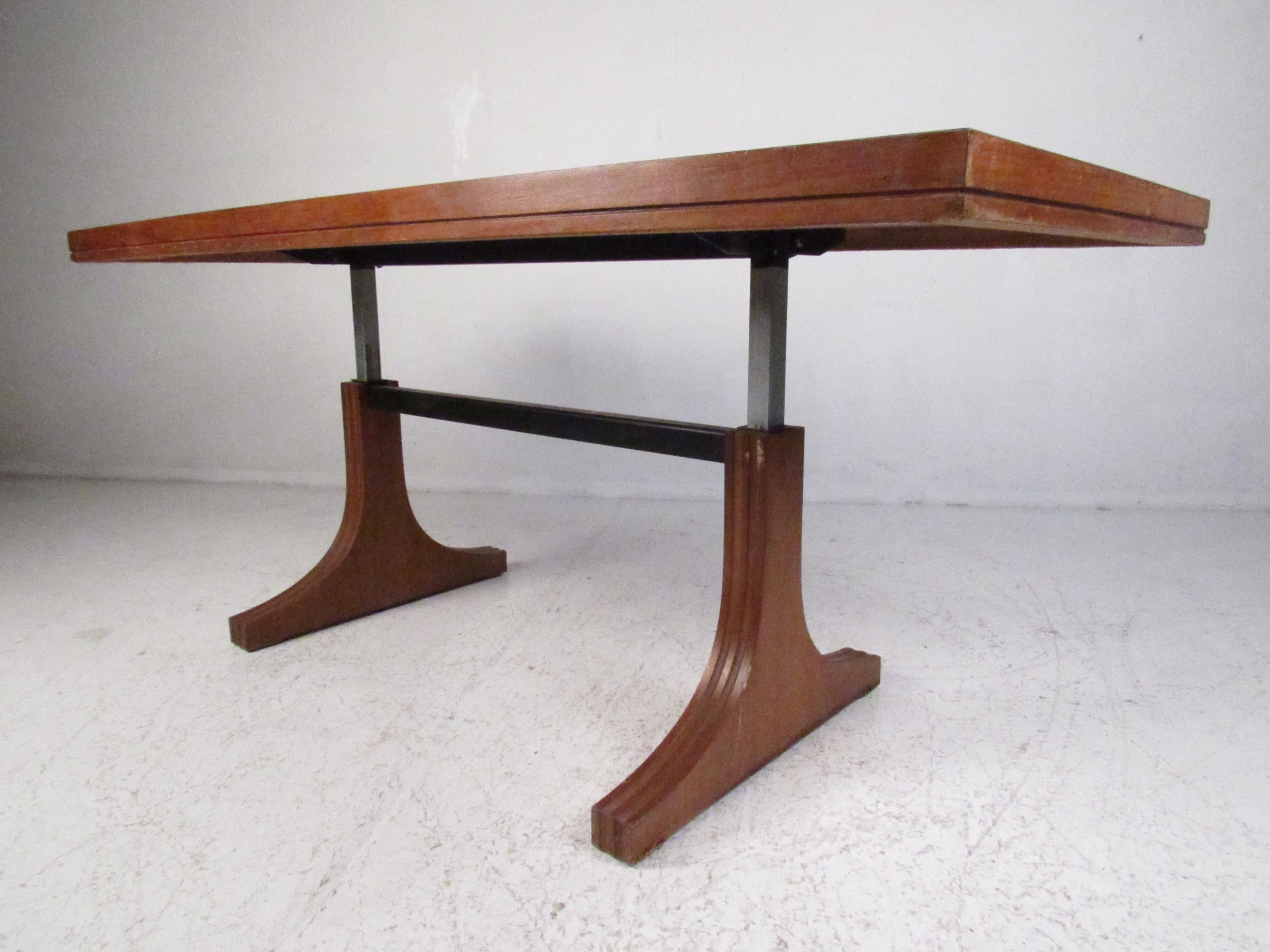 Mid-Century Modern Table basse réglable unique du milieu du siècle dernier d'Ilse Mobler