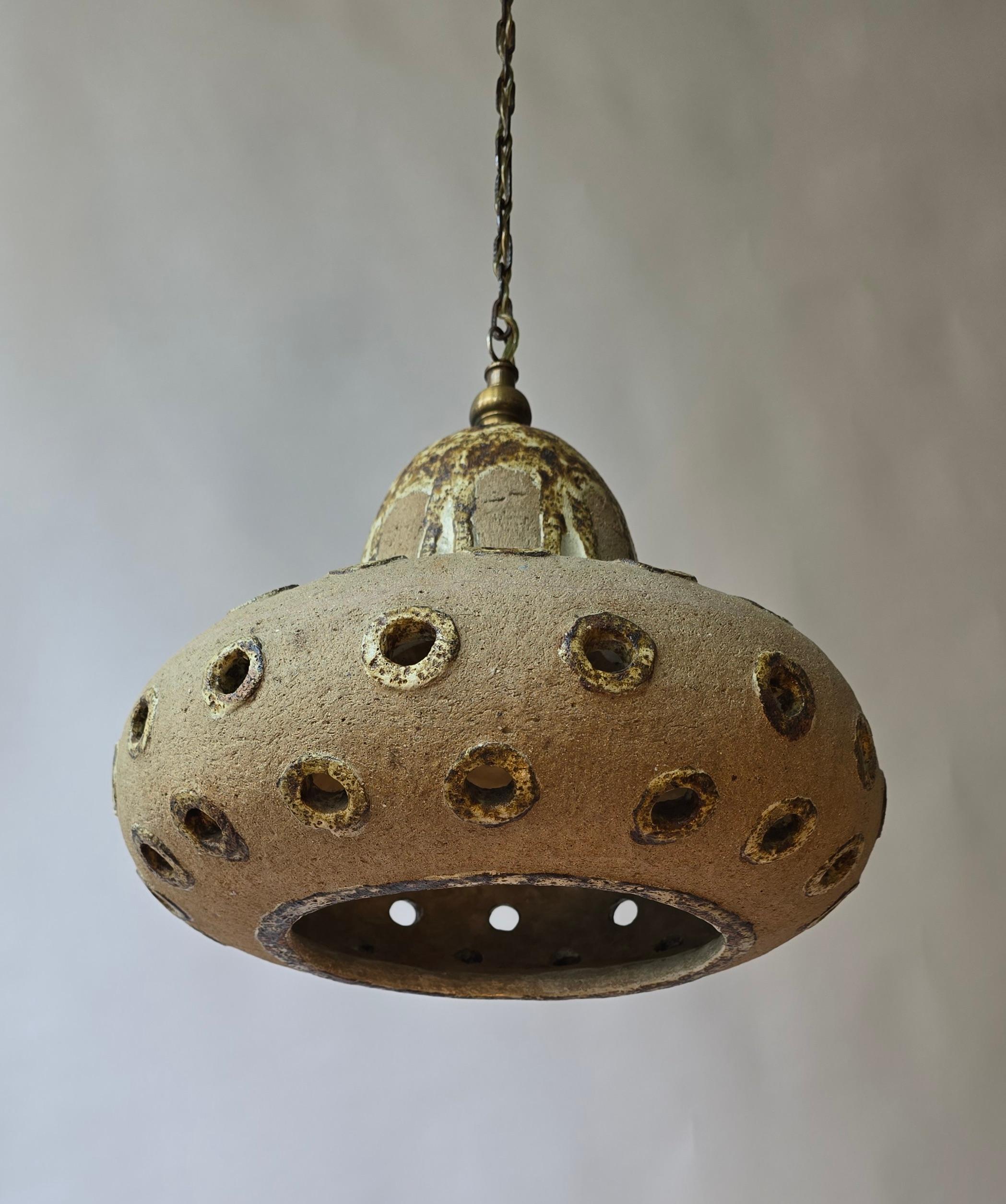 Lampada a sospensione in ceramica di metà secolo, unica nel suo genere in vendita 4
