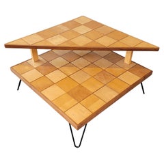 Einzigartiger Mid-Century Modern 2 Tier Corner Table mit Intarsien