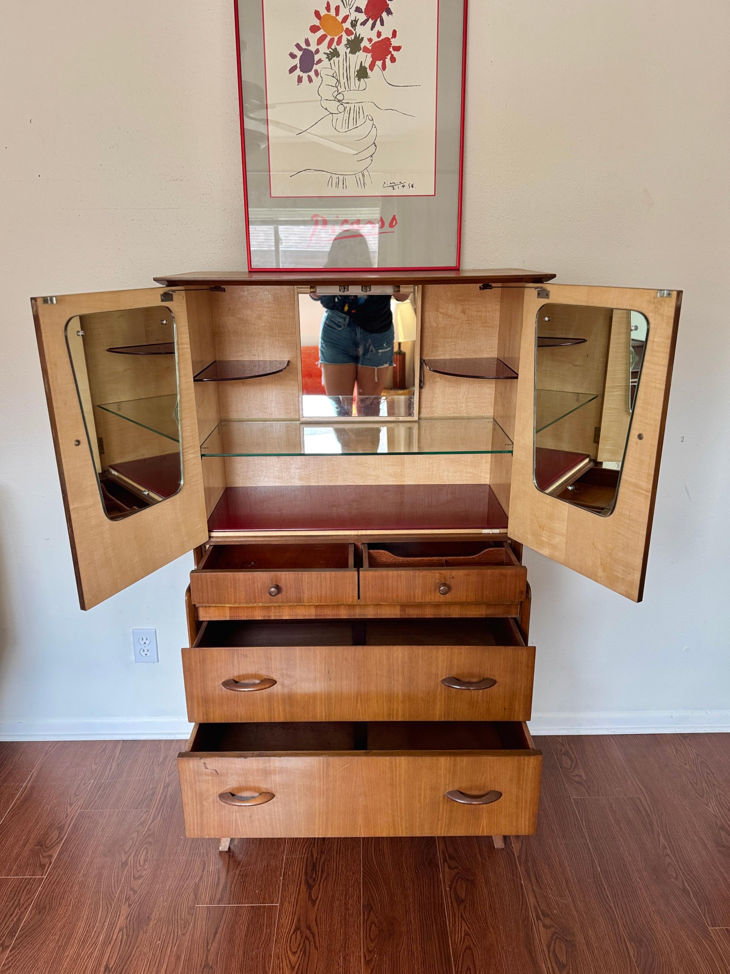 Unique mid century modern bar cabinet by Wrighton, circa 1960s In Good Condition For Sale In Houston, TX