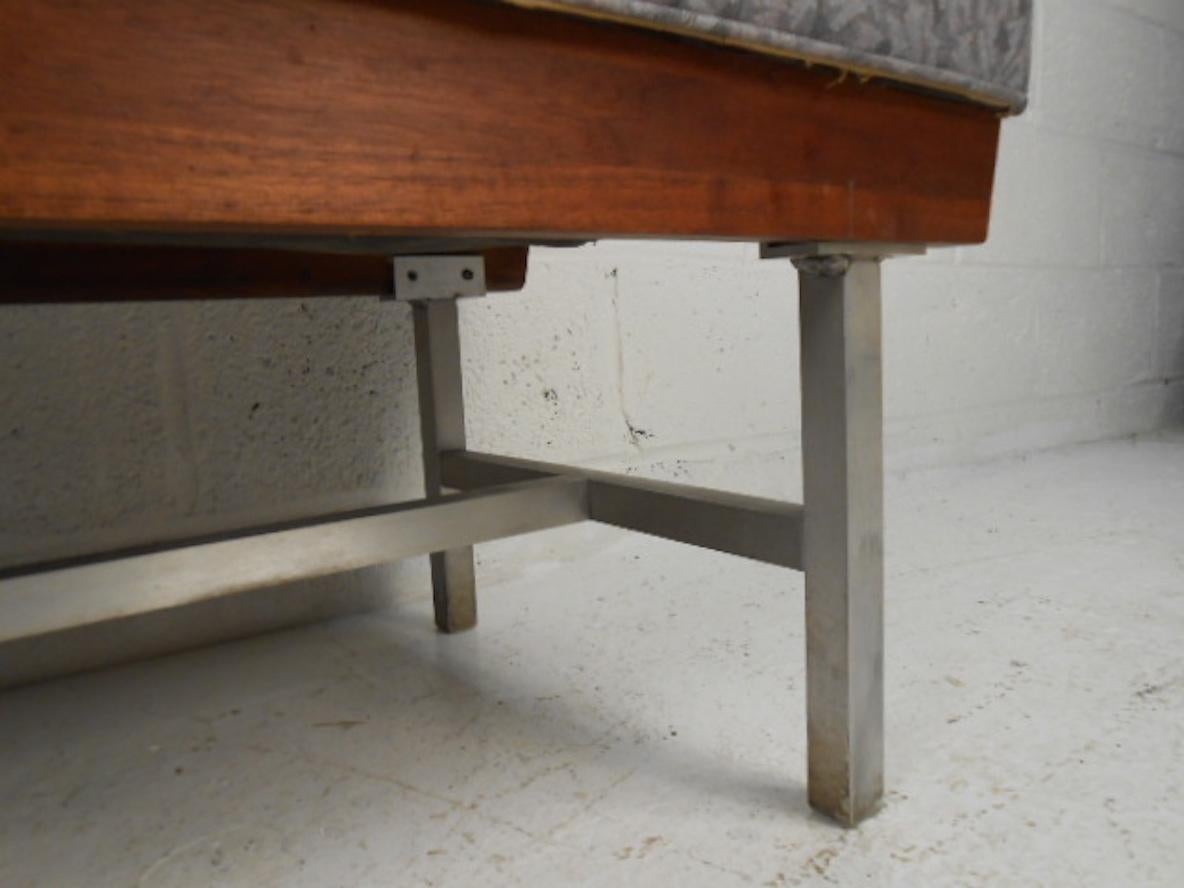 Unique Mid-Century Modern Bench In Good Condition For Sale In Brooklyn, NY