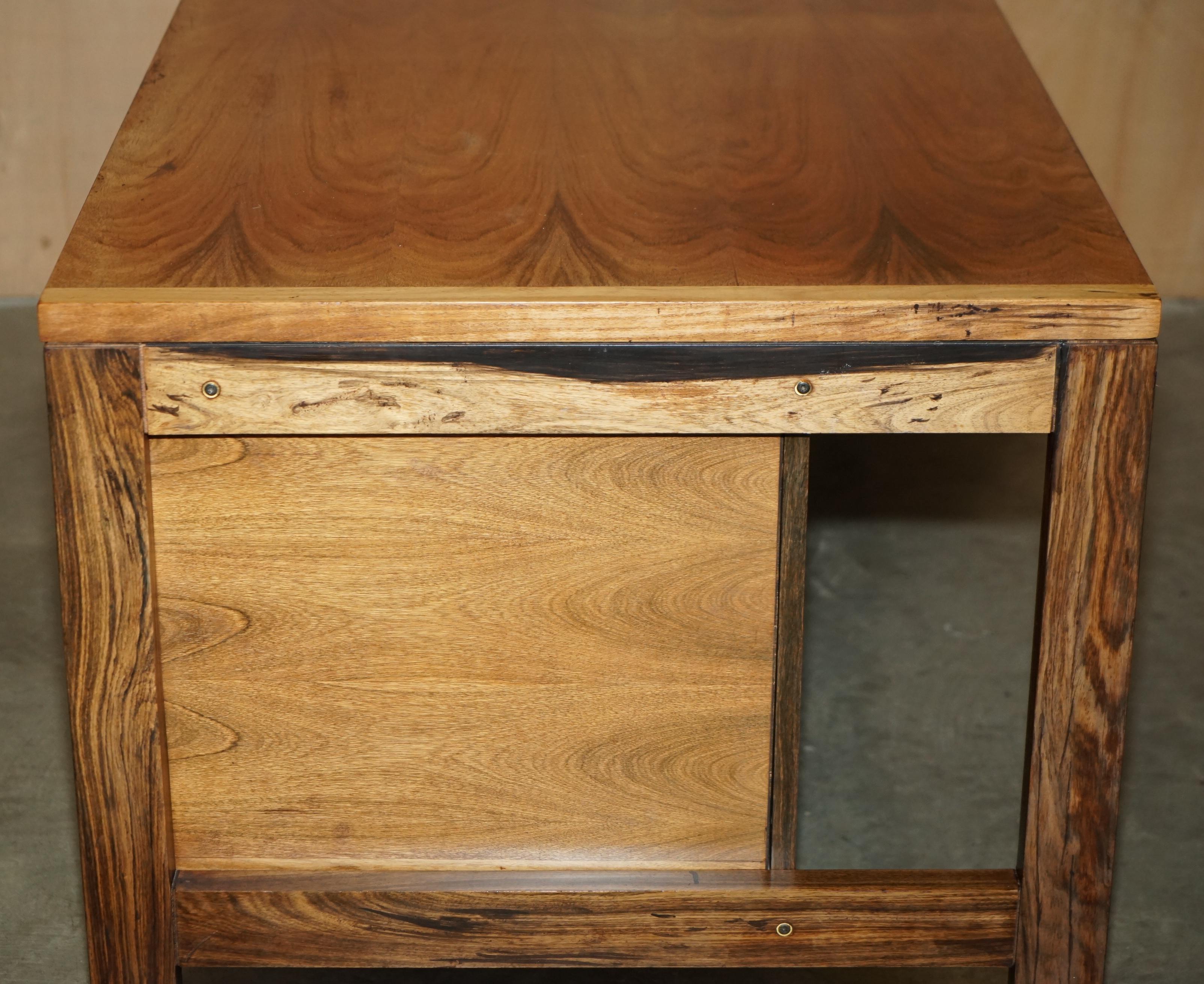 UNICA scrivania d'ufficio brasiliana MODERNA DEL MEDIO SECOLO CHE FA PARTE DI UN'AMPIA SUITE in vendita 7