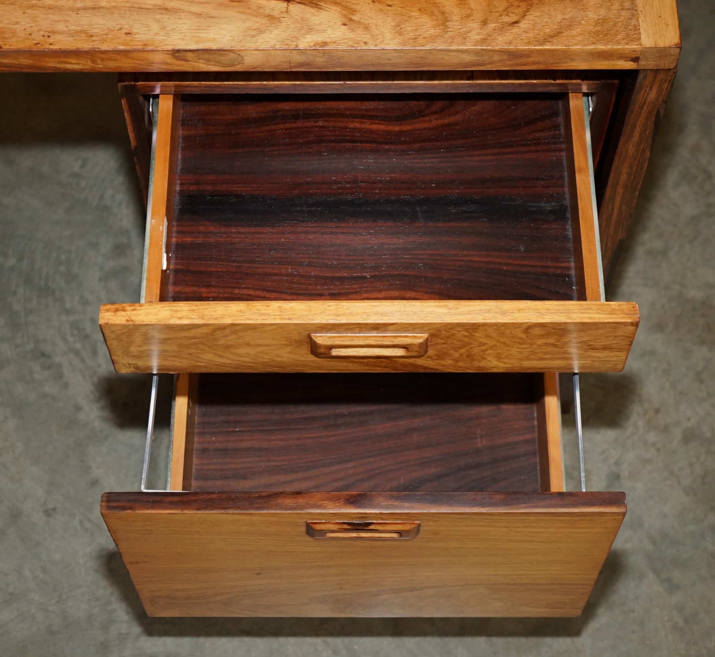 UNICA scrivania d'ufficio brasiliana MODERNA DEL MEDIO SECOLO CHE FA PARTE DI UN'AMPIA SUITE in vendita 9