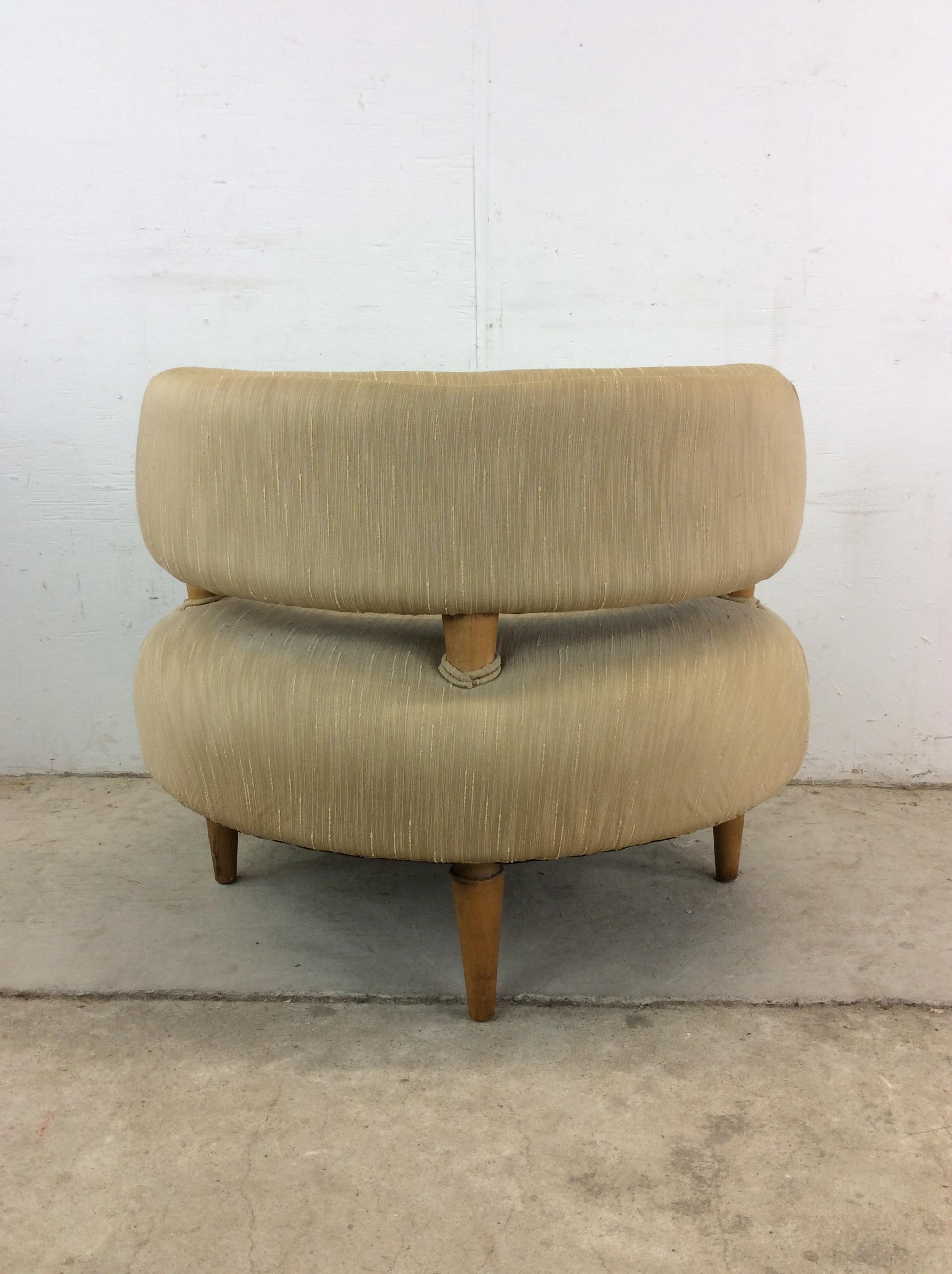 Fauteuil club unique de style moderne du milieu du siècle avec pieds fuselés en vente 10