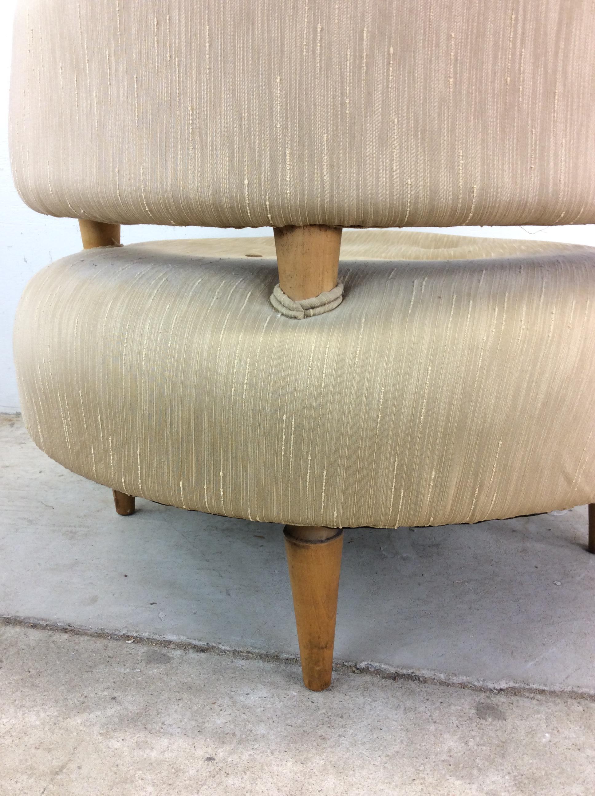 Fauteuil club unique de style moderne du milieu du siècle avec pieds fuselés en vente 11