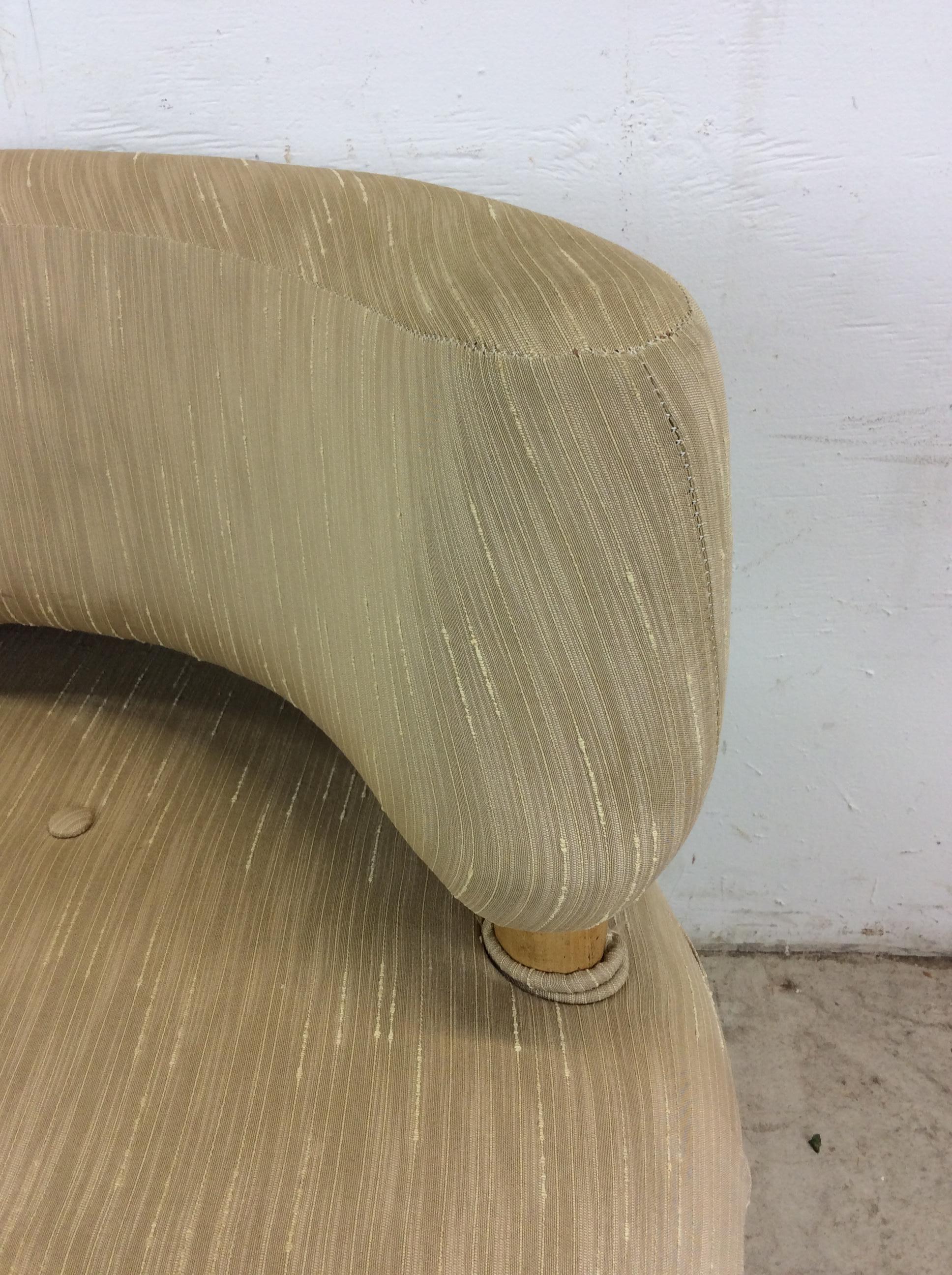 Tissu d'ameublement Fauteuil club unique de style moderne du milieu du siècle avec pieds fuselés en vente