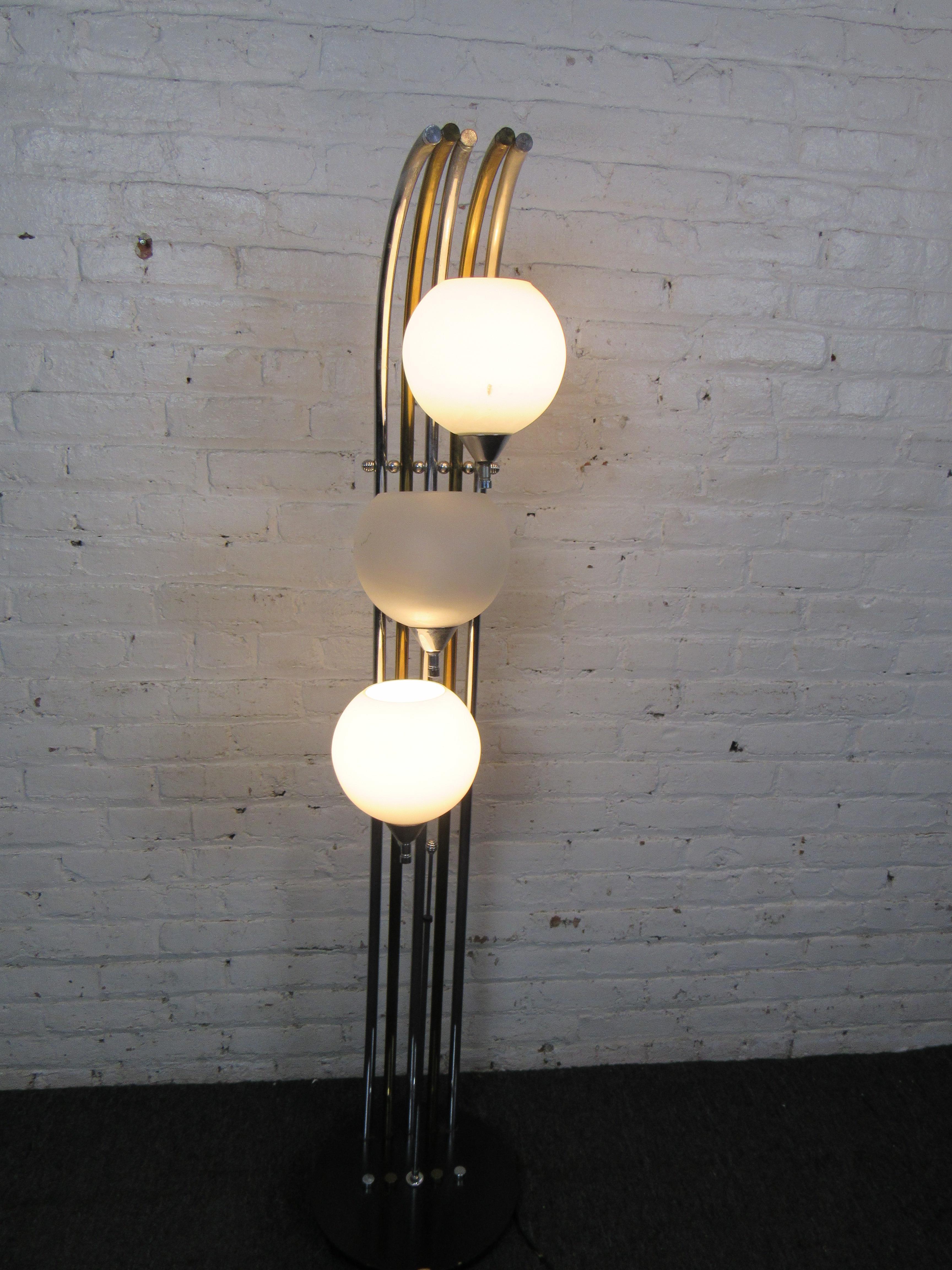 Unique Mid-Century Modern Floor Lamp For Sale 1