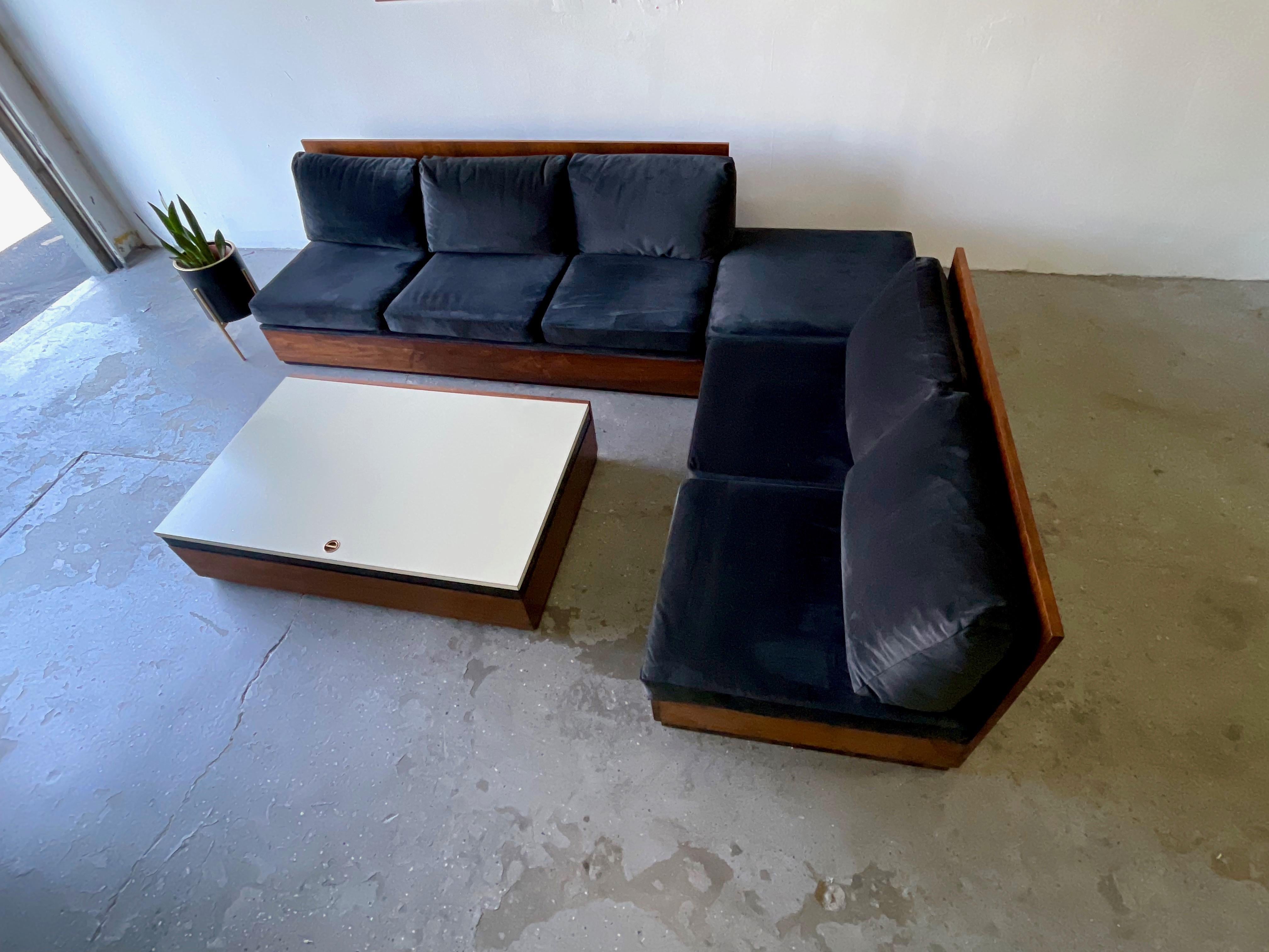 Unique Mid Century Modern Milo Baughman Era Four Piece Sectional Sofa Set In Good Condition In Las Vegas, NV