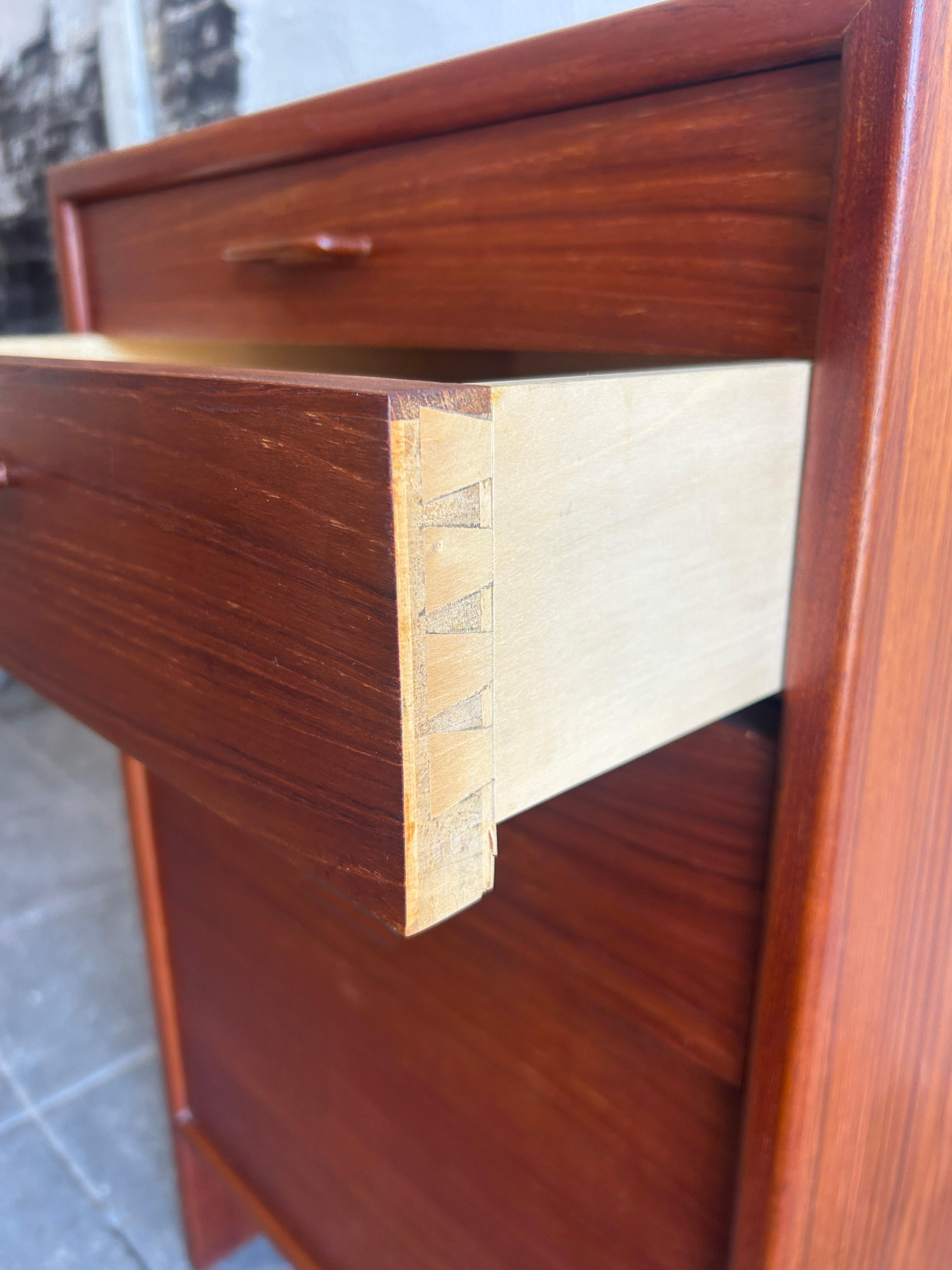 Unique Mid century modern narrow teak 4 drawer dresser by Hans Wegner In Good Condition In BROOKLYN, NY