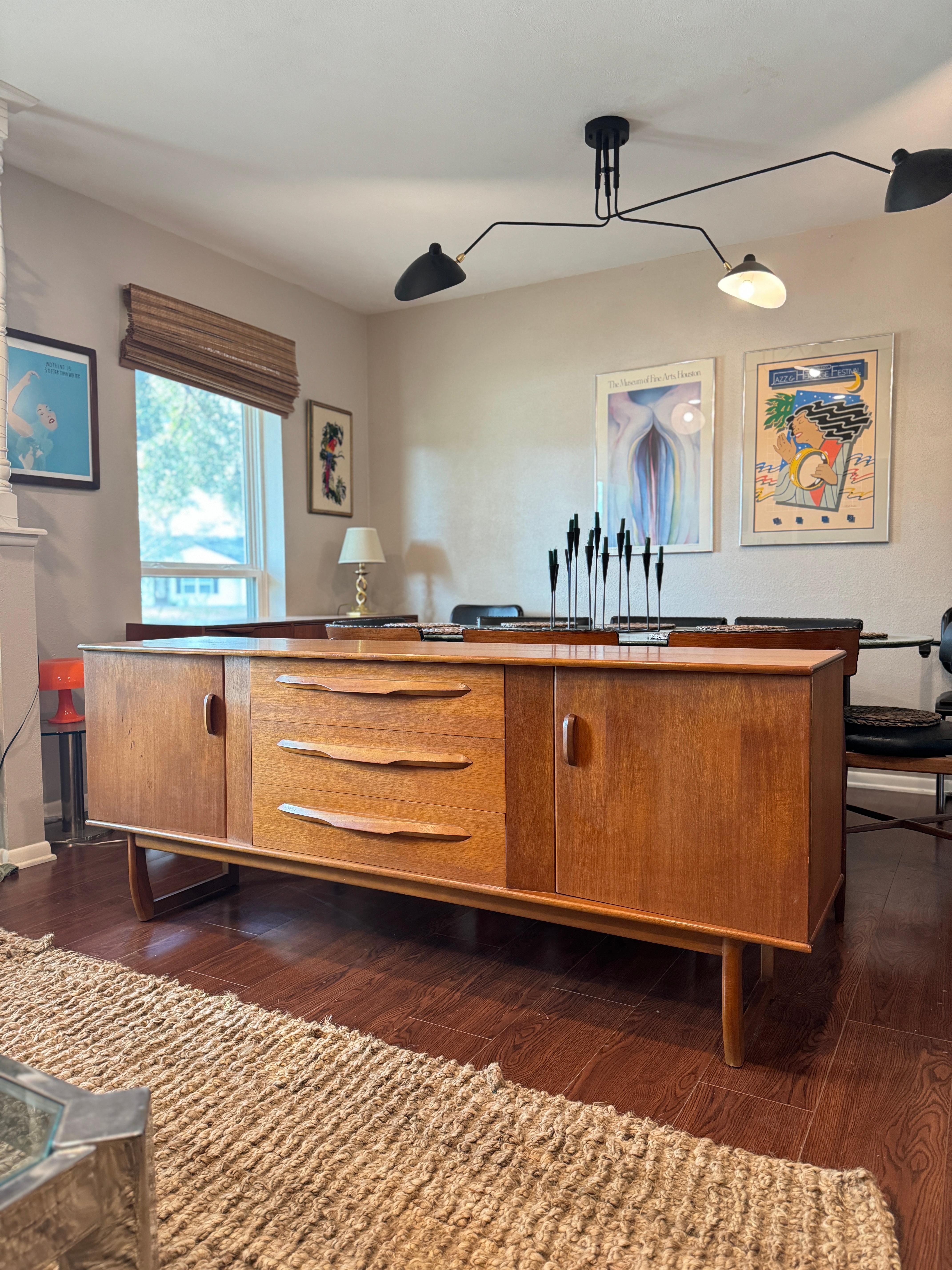 Unique mid century modern sideboard manufactured in UK, circa 1960s For Sale 7