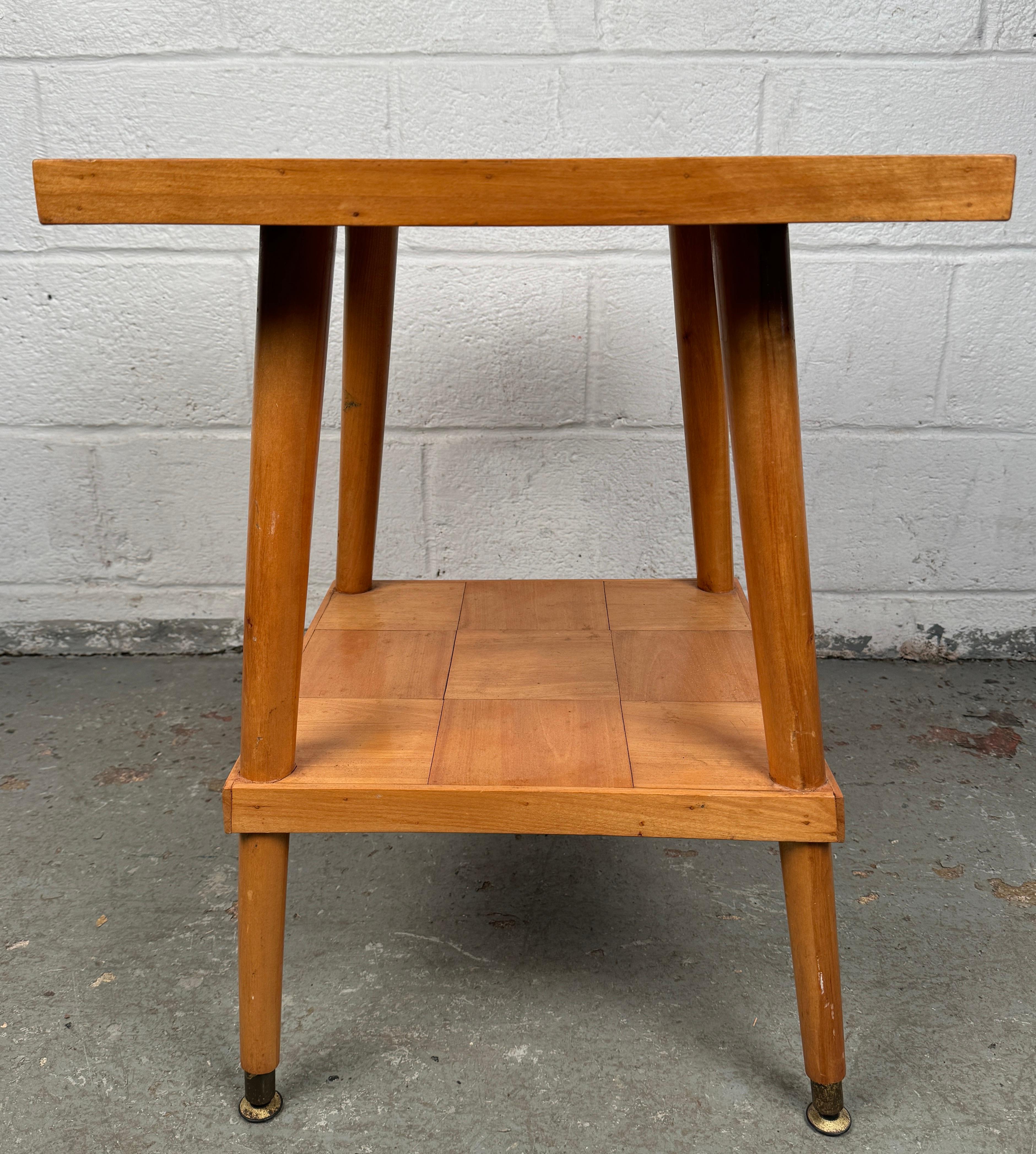 Unique Mid-Century Parquet Maple Side Table (Moderne der Mitte des Jahrhunderts) im Angebot