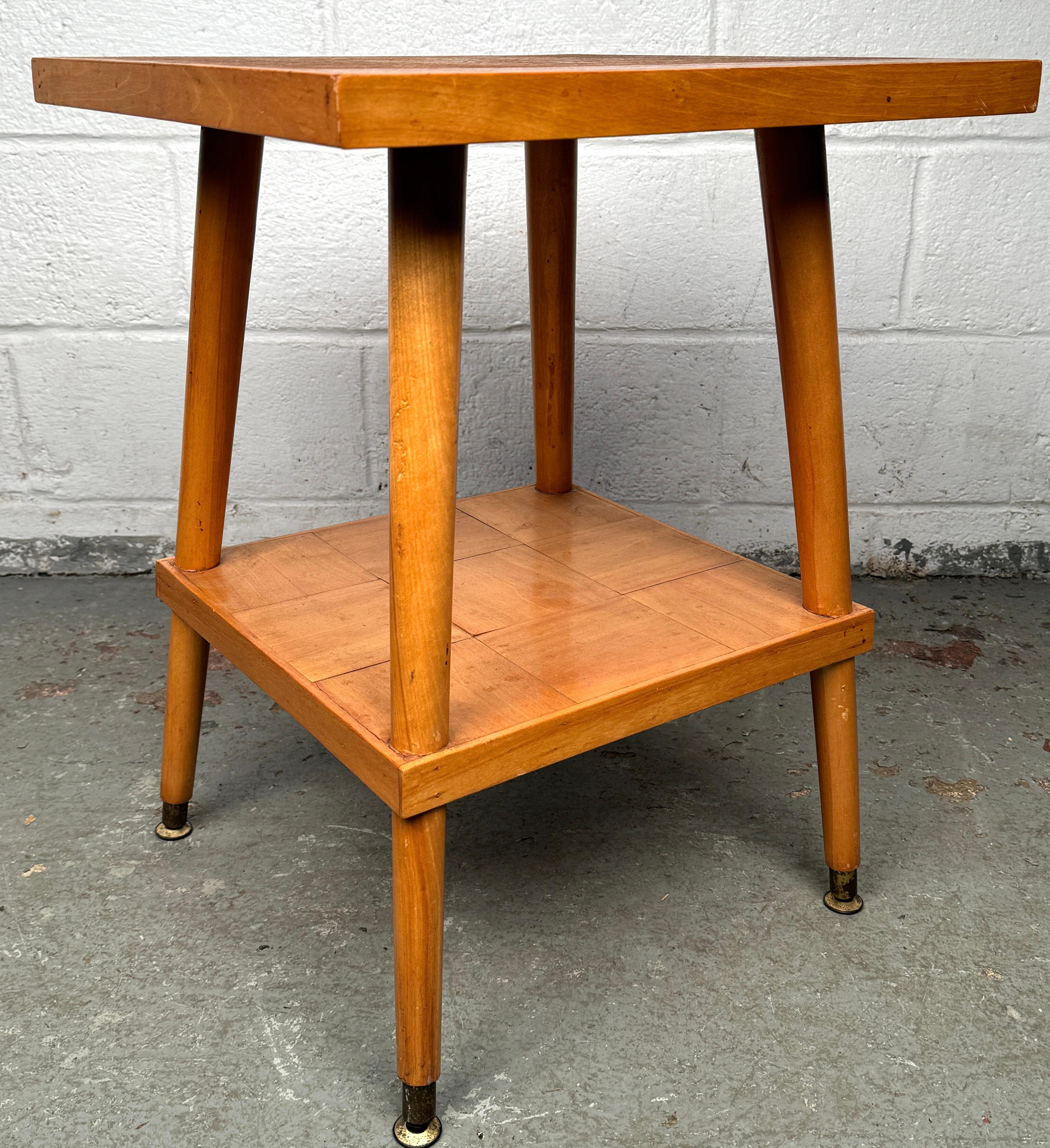 Unique Mid-Century Parquet Maple Side Table (20. Jahrhundert) im Angebot