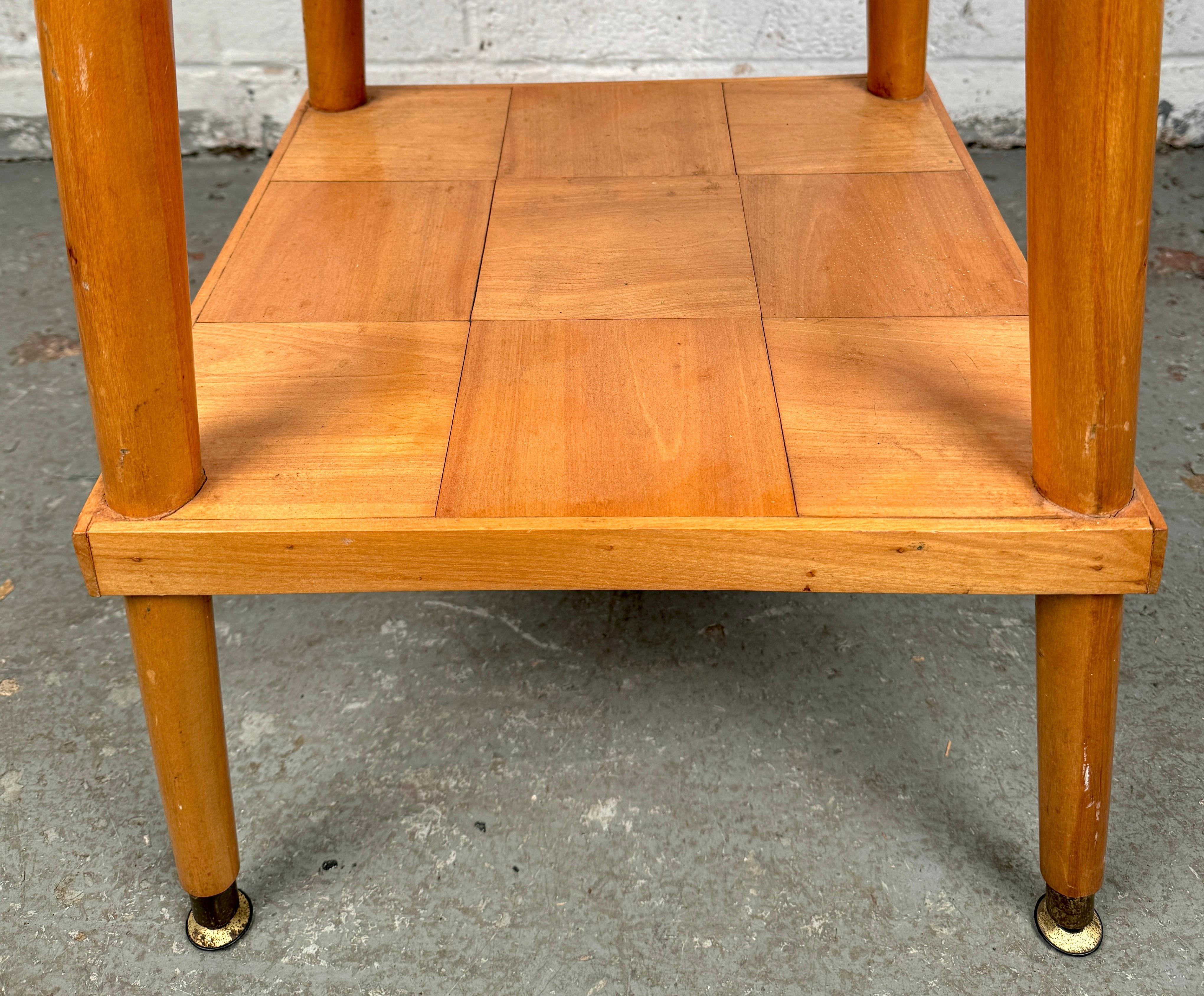 Unique Mid-Century Parquet Maple Side Table (Walnuss) im Angebot
