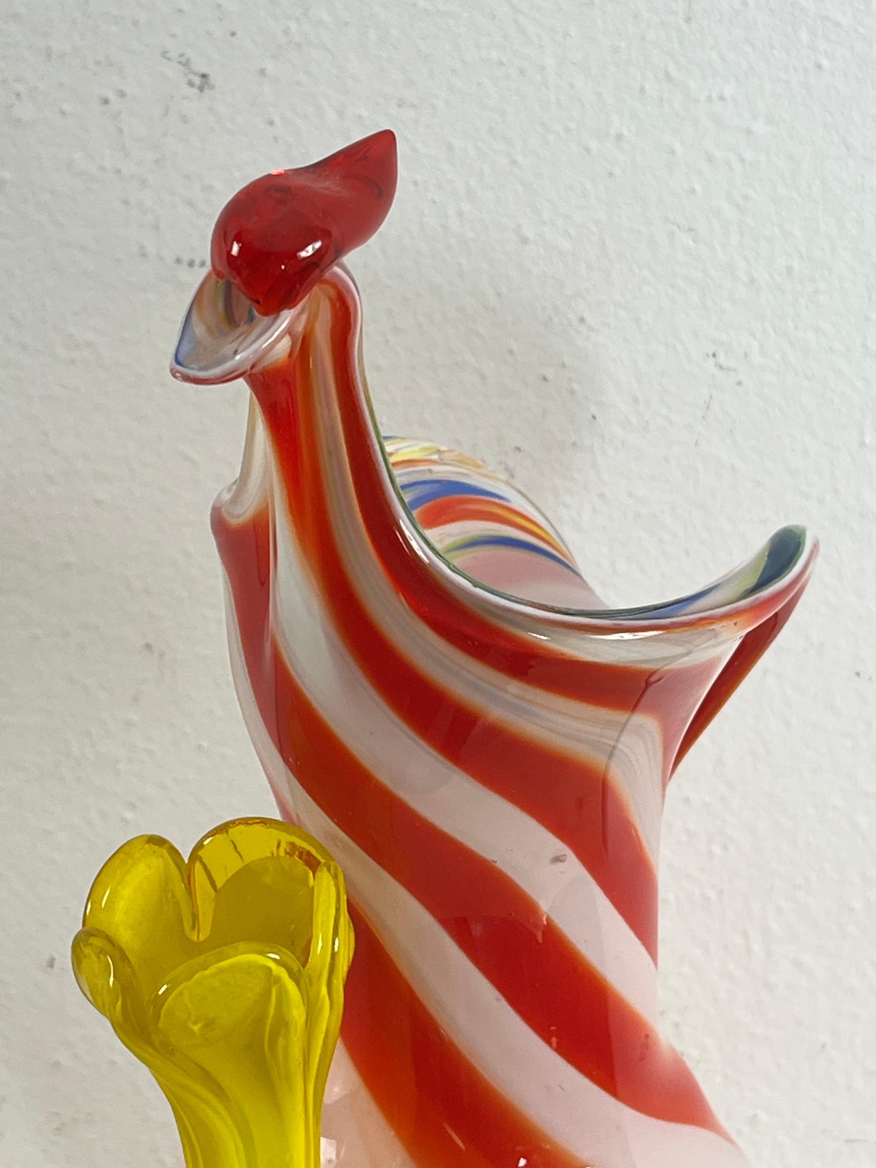 Einzigartige Vase aus polychromem Murano-Glas mit Hahn und Blumen aus der Mitte des Jahrhunderts, 1950er Jahre im Angebot 2