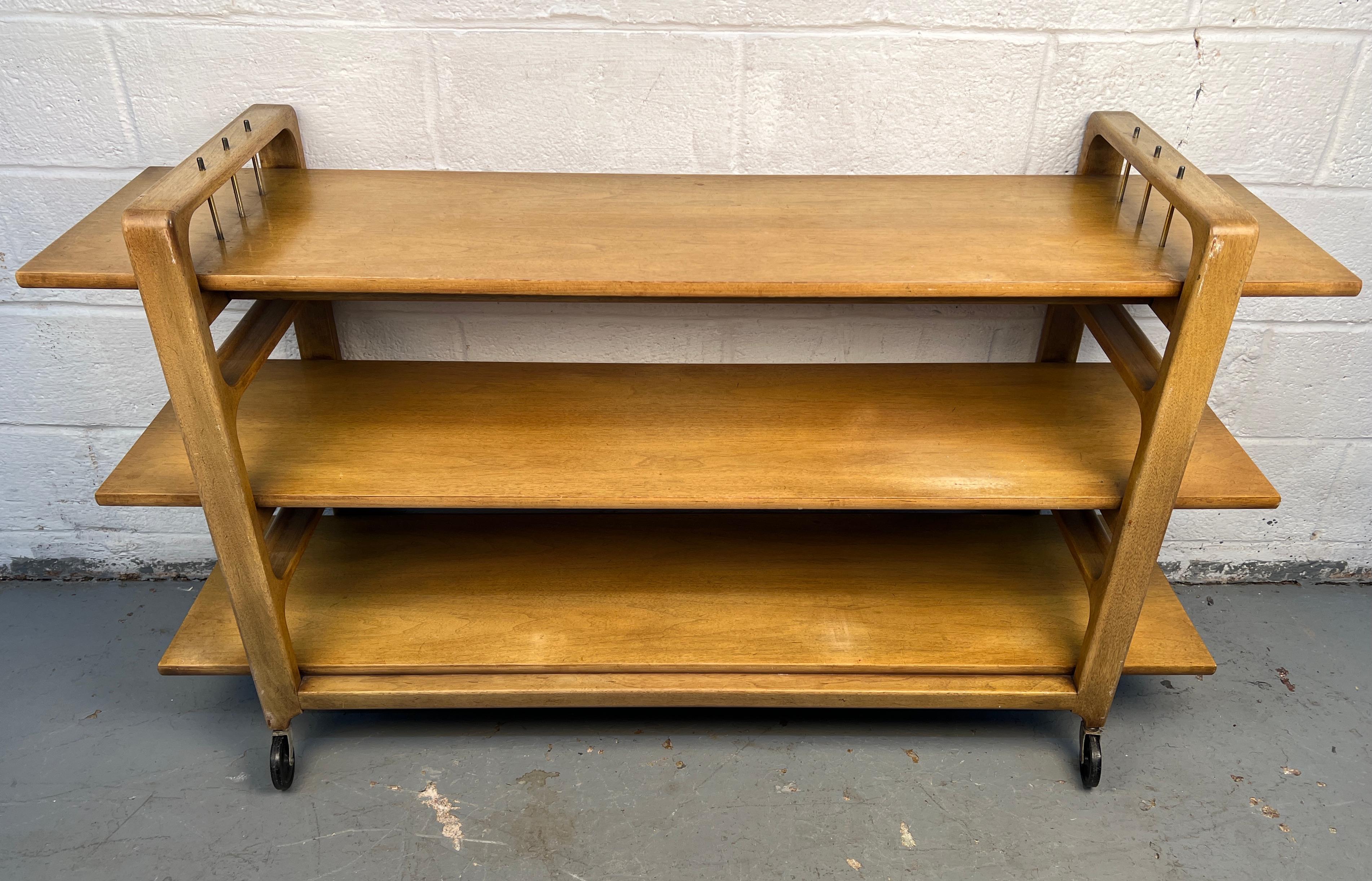 20ième siècle Chariot à roulettes en érable unique du milieu du siècle dernier en vente