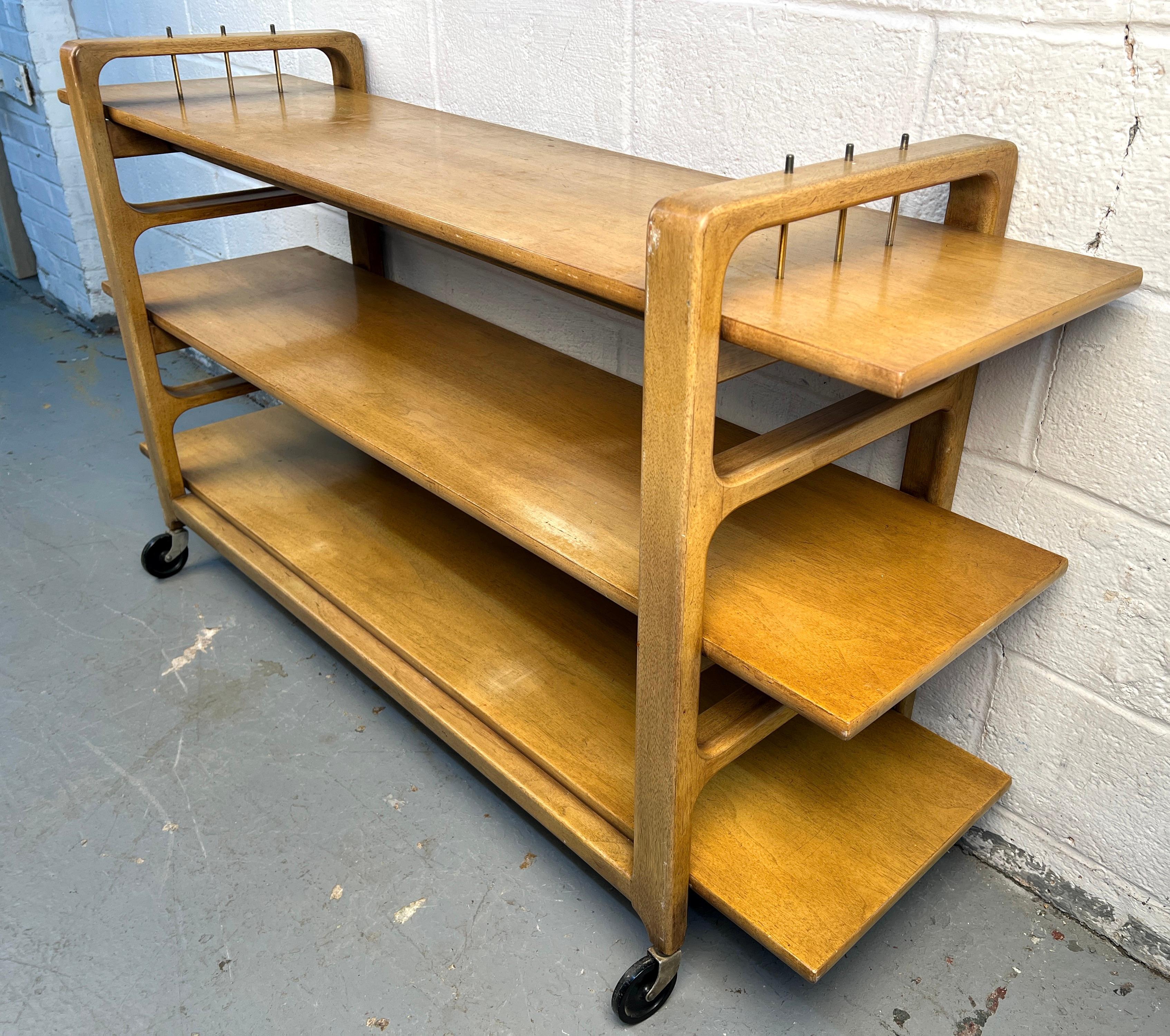 Érable Chariot à roulettes en érable unique du milieu du siècle dernier en vente