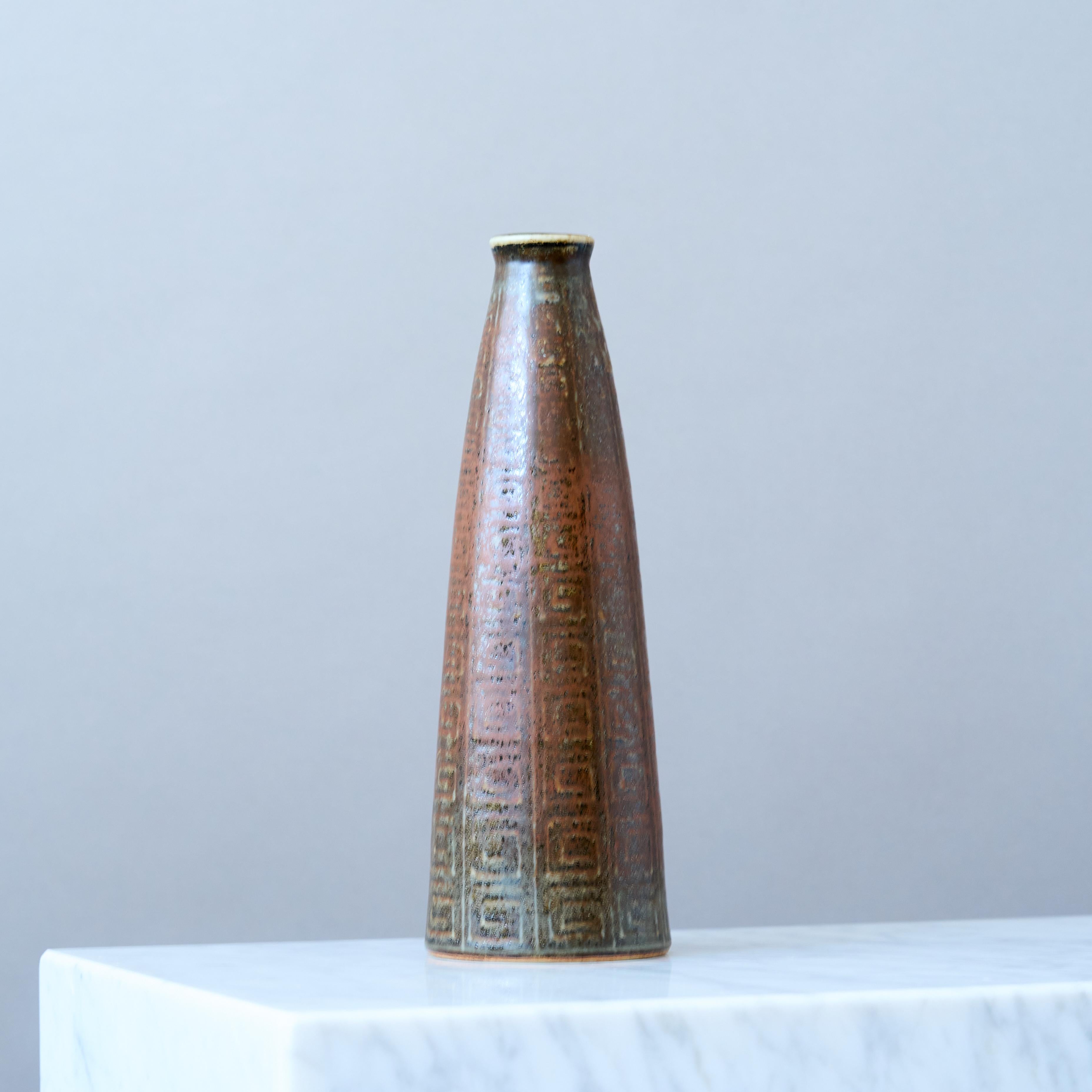Unique stoneware vase with amazing glaze.
Made by Carl-Harry Stålhane at Rörstrand Ateljé, Sweden, 1960s.

Great condition. No chips, cracks or crazing.
Signed 'Stålhane', 'SWEDEN' and makers mark 'R' with three crowns.

Carl-Harry Stålhane