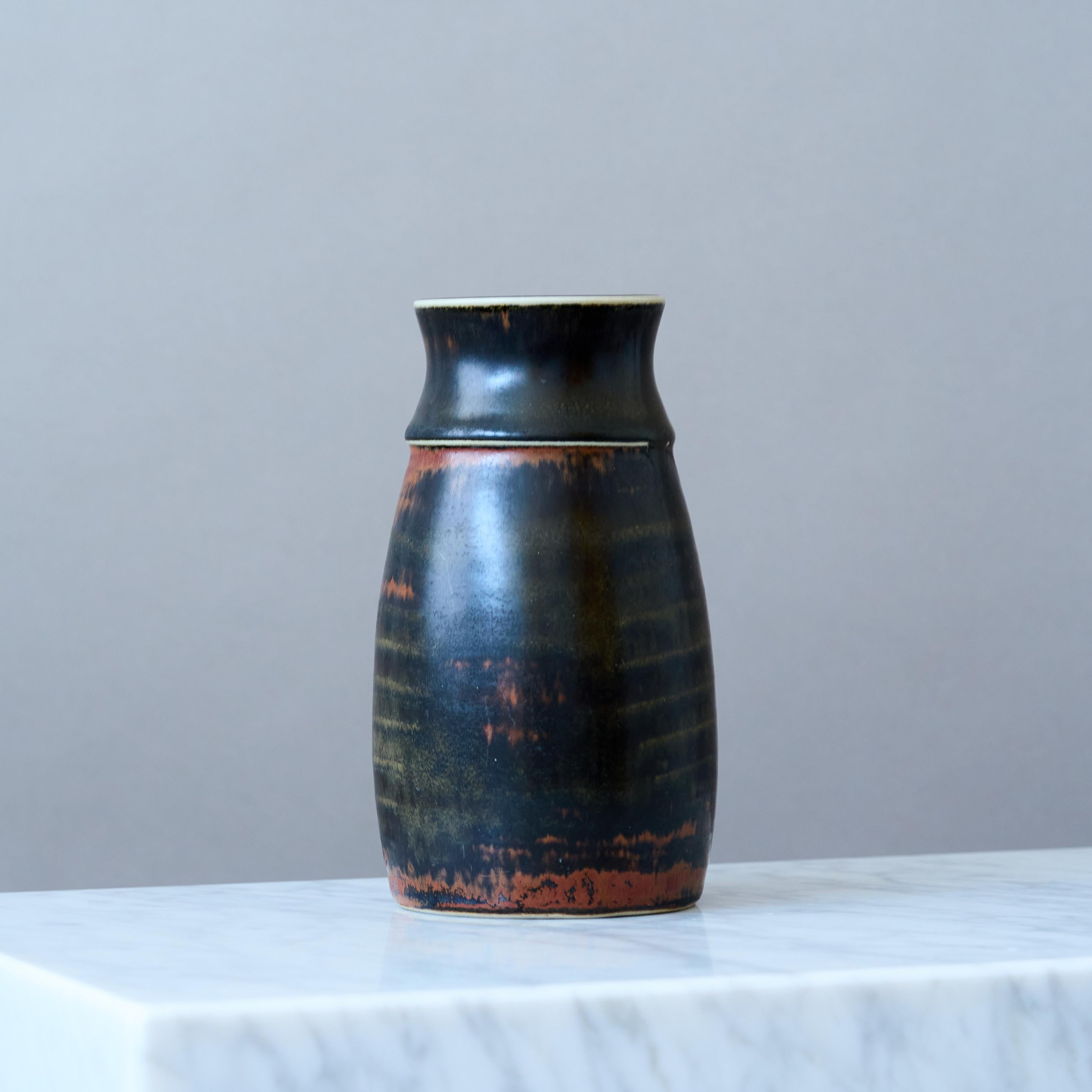 Unique Mid-Century Stoneware Vase by Carl-Harry Stalhane, Rorstrand Sweden 1960s In Good Condition For Sale In Malmö, SE