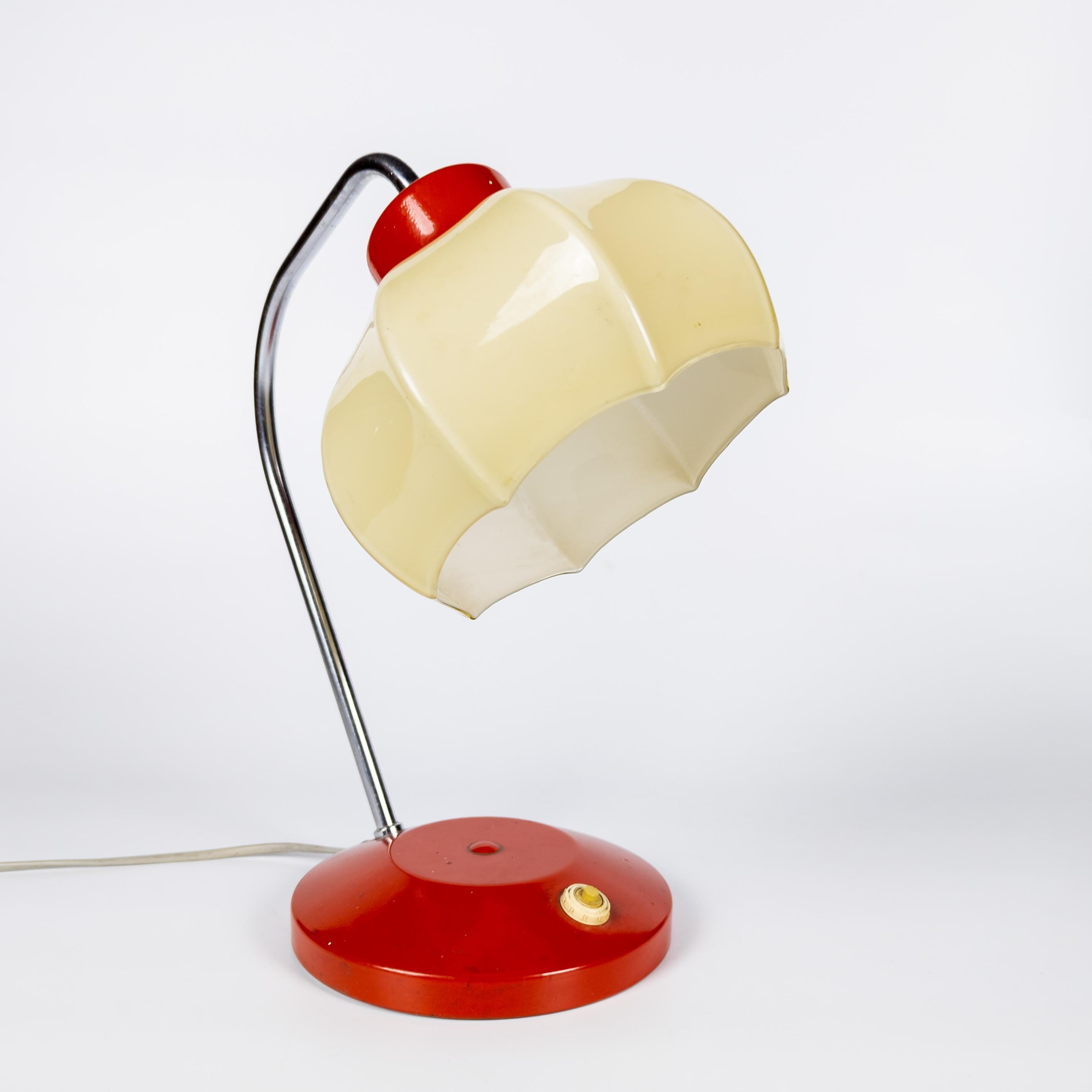 Beautiful table lamp manufactured by Lidokov, former Czechoslovakia in 1970's. Made of red lacquered metal base and flower shaped opaline glass. In very good original condition, no chips on the glass. Fully operational, E27 bulb up to 40 W.