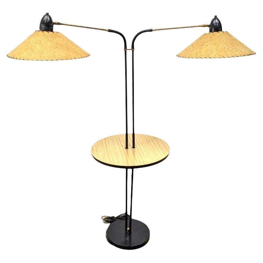 Einzigartige Mid-Century-Modern-Stehleuchte mit Schwanenhals und Tabletttisch im Angebot