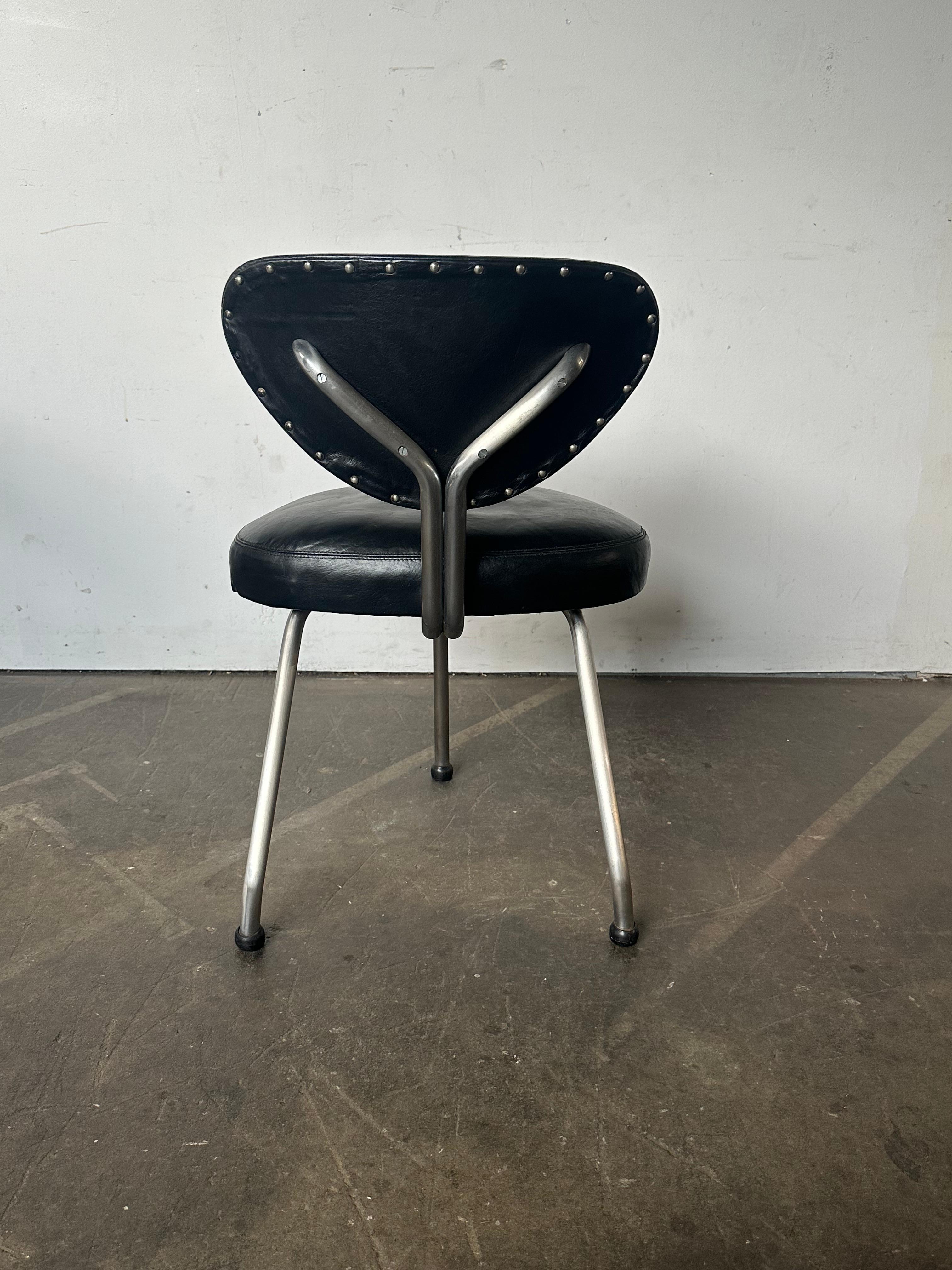 Einzigartiger Streamline Moderne Dreibein-Esszimmerstuhl, Mid-Century Modern im Angebot 2