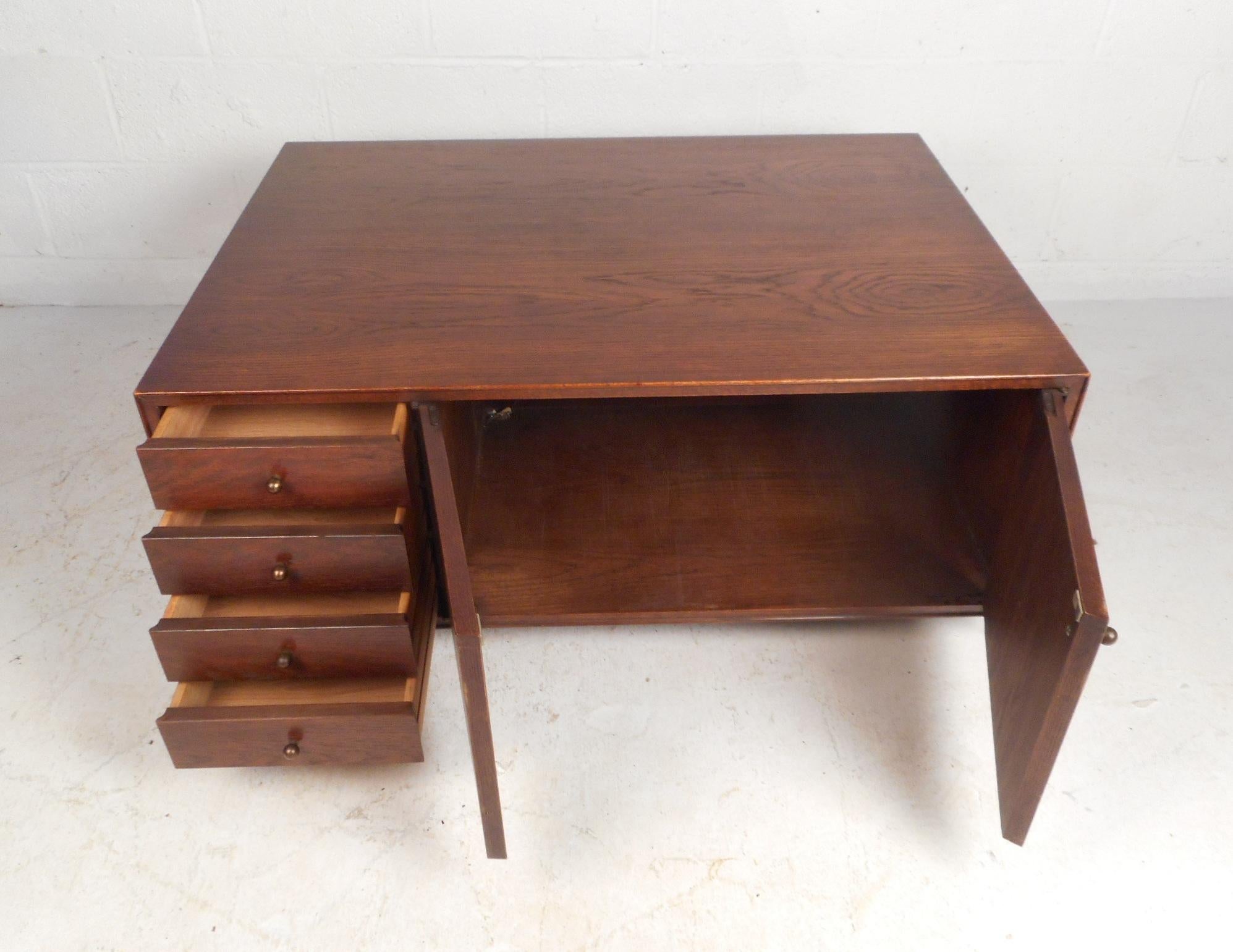 Metal Unique Midcentury Walnut Coffee Table with Storage Compartments
